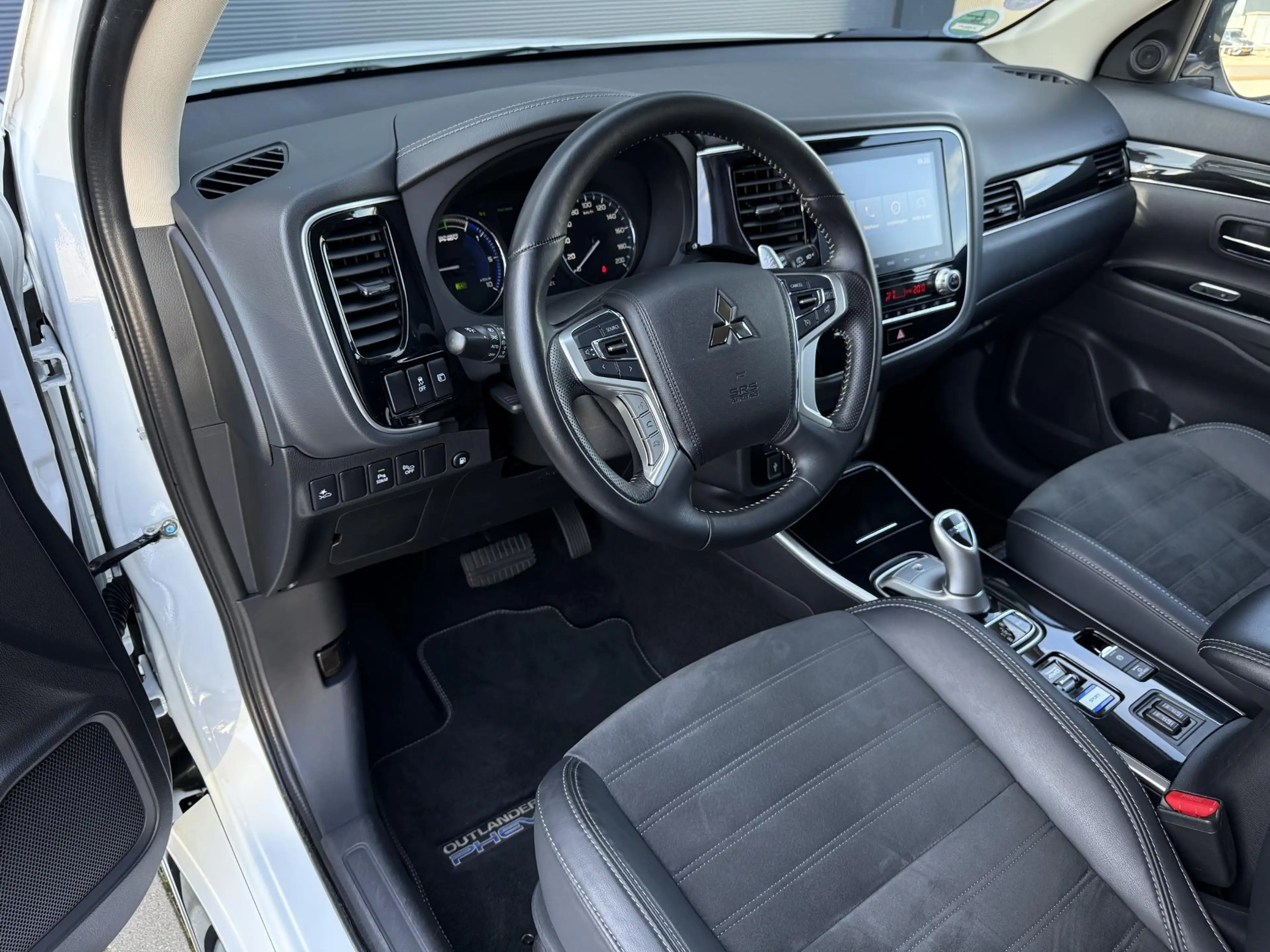 Mitsubishi Outlander 2.4 PHEV Intense ✓SOH 75.1% ✓Full LED ✓Camera ✓Hal — photo 8