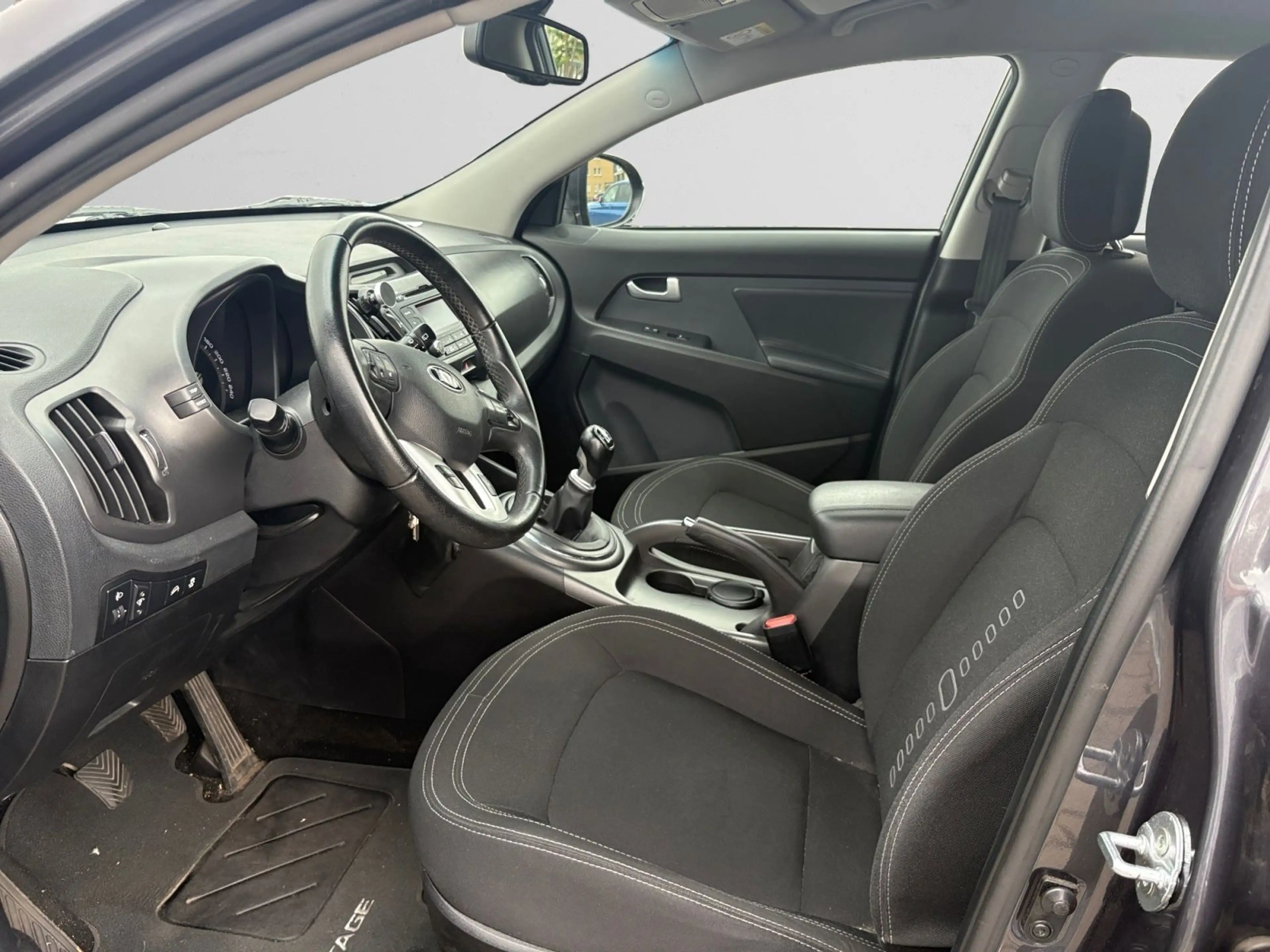 Kia Sportage Vision 2WD — photo 9