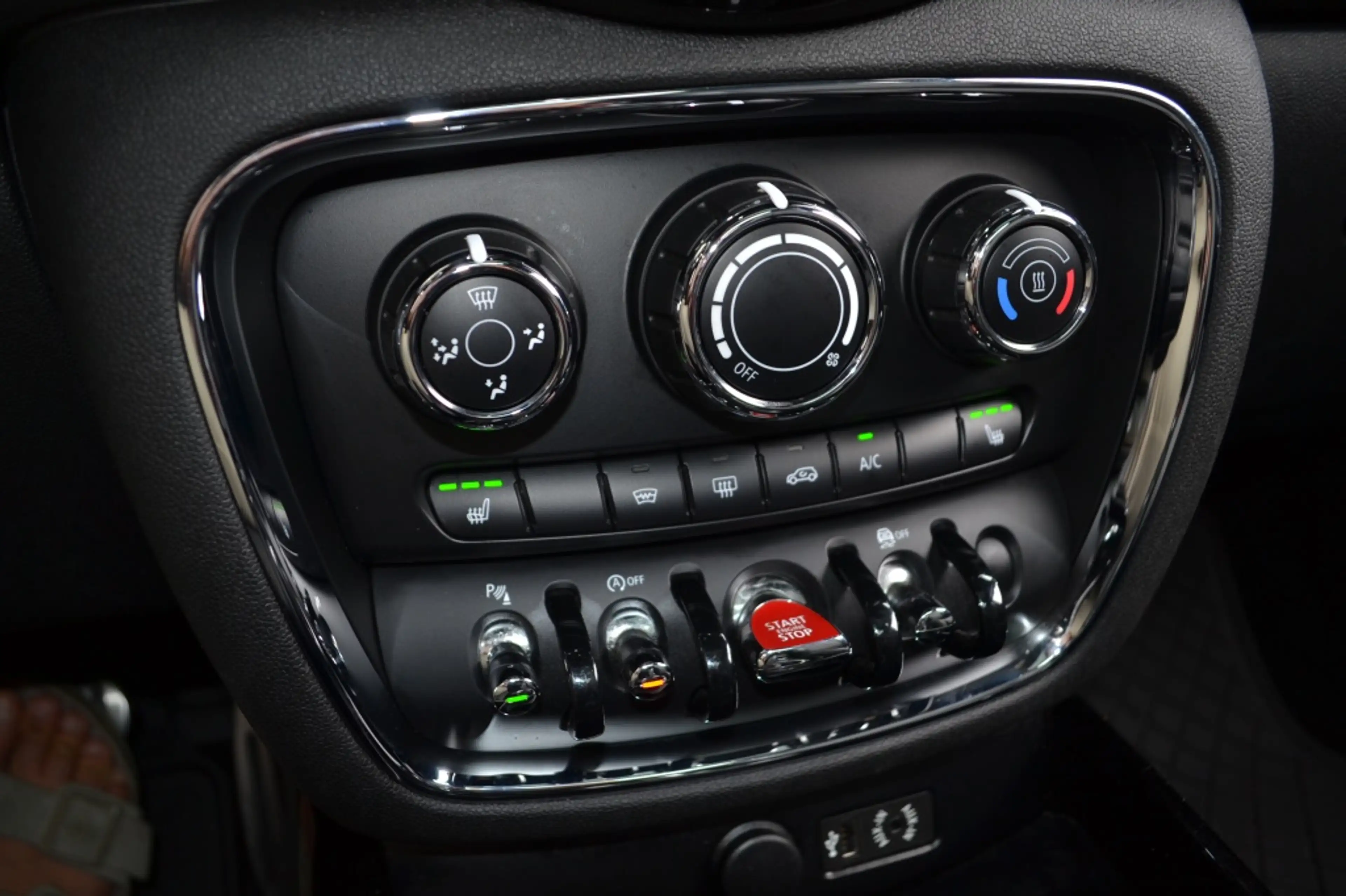 MINI John Cooper Works Clubman All4 — photo 41