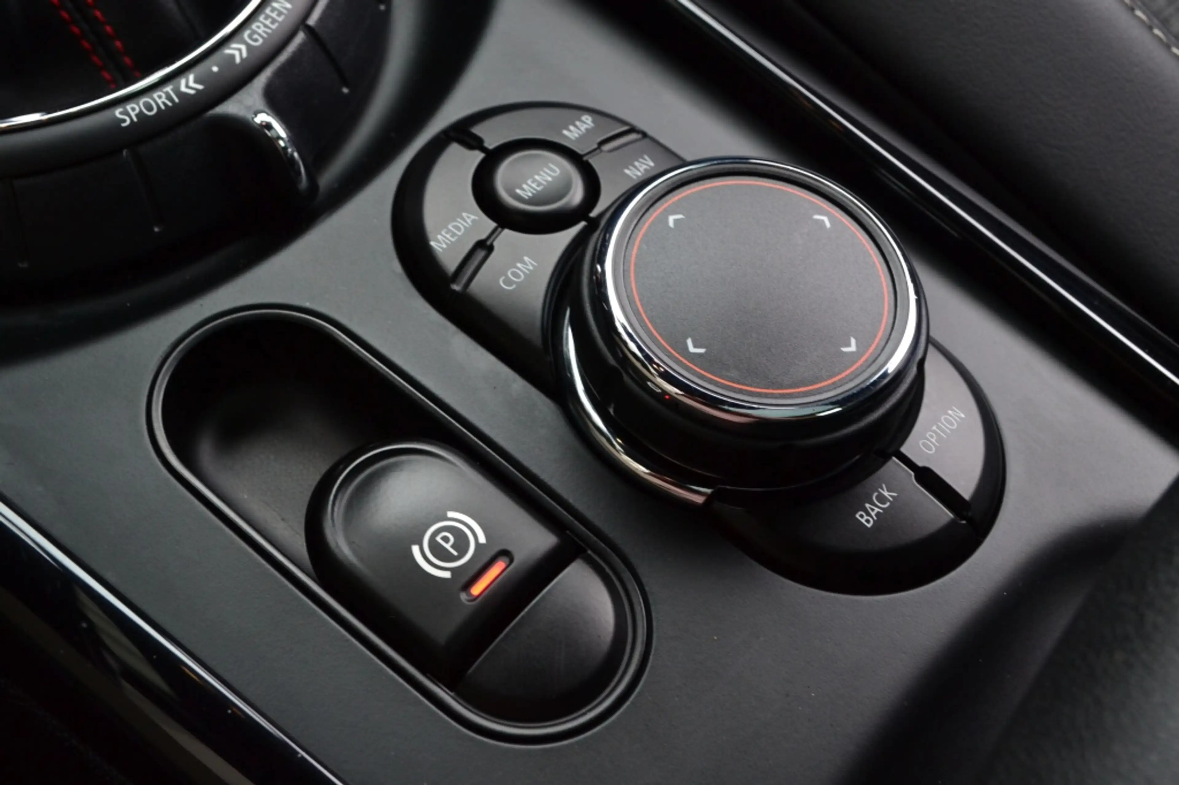 MINI John Cooper Works Clubman All4 — photo 44
