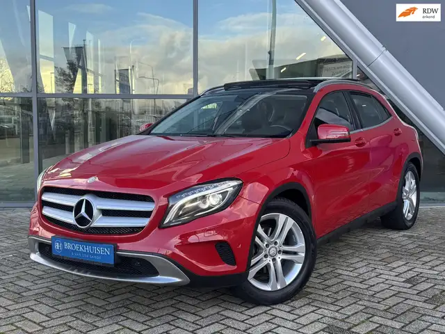 Mercedes-Benz GLA 200 Edition 1 156pk Automaat / Panoramadak / Stoelverw