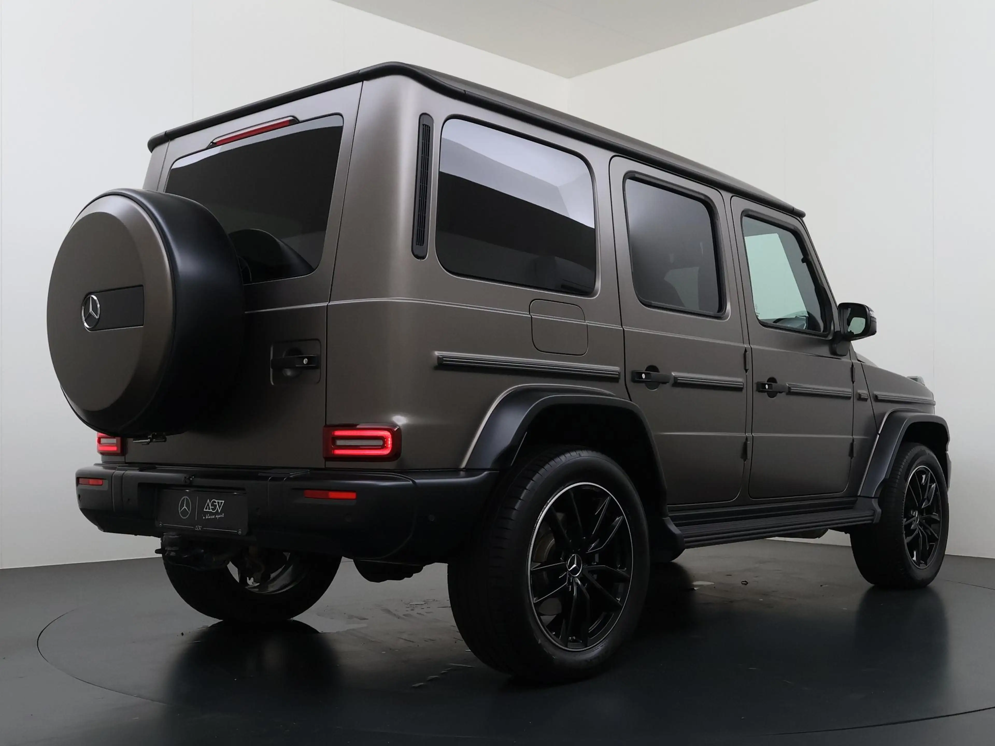 Mercedes-Benz G 500 — photo 9