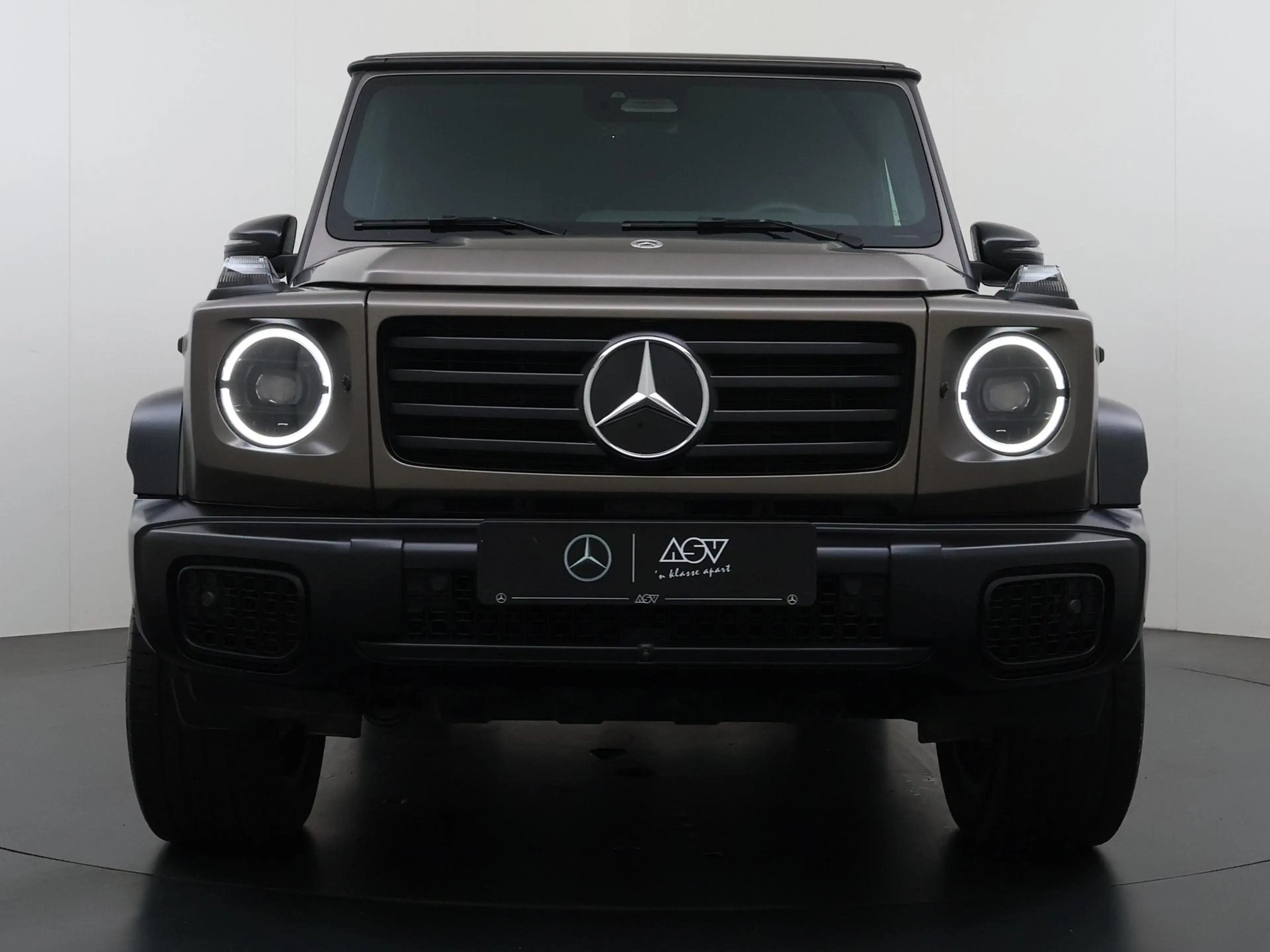 Mercedes-Benz G 500 — photo 13