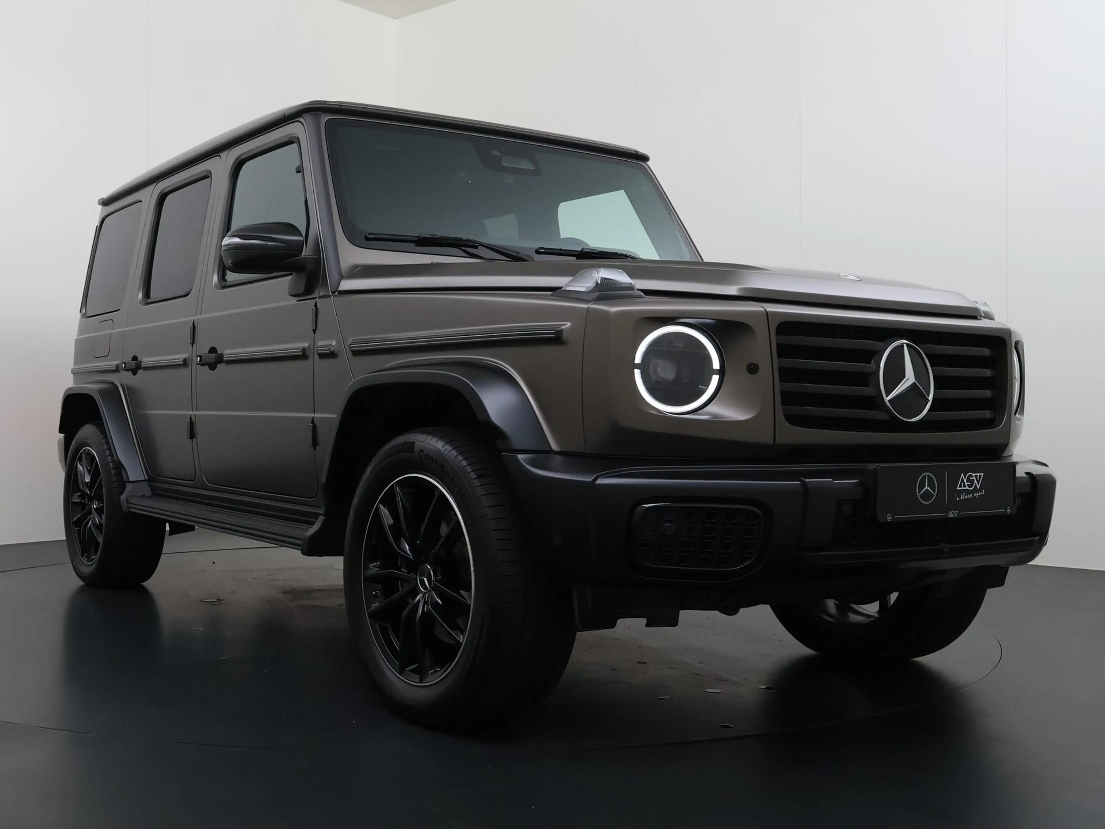 Mercedes-Benz G 500 — photo 12