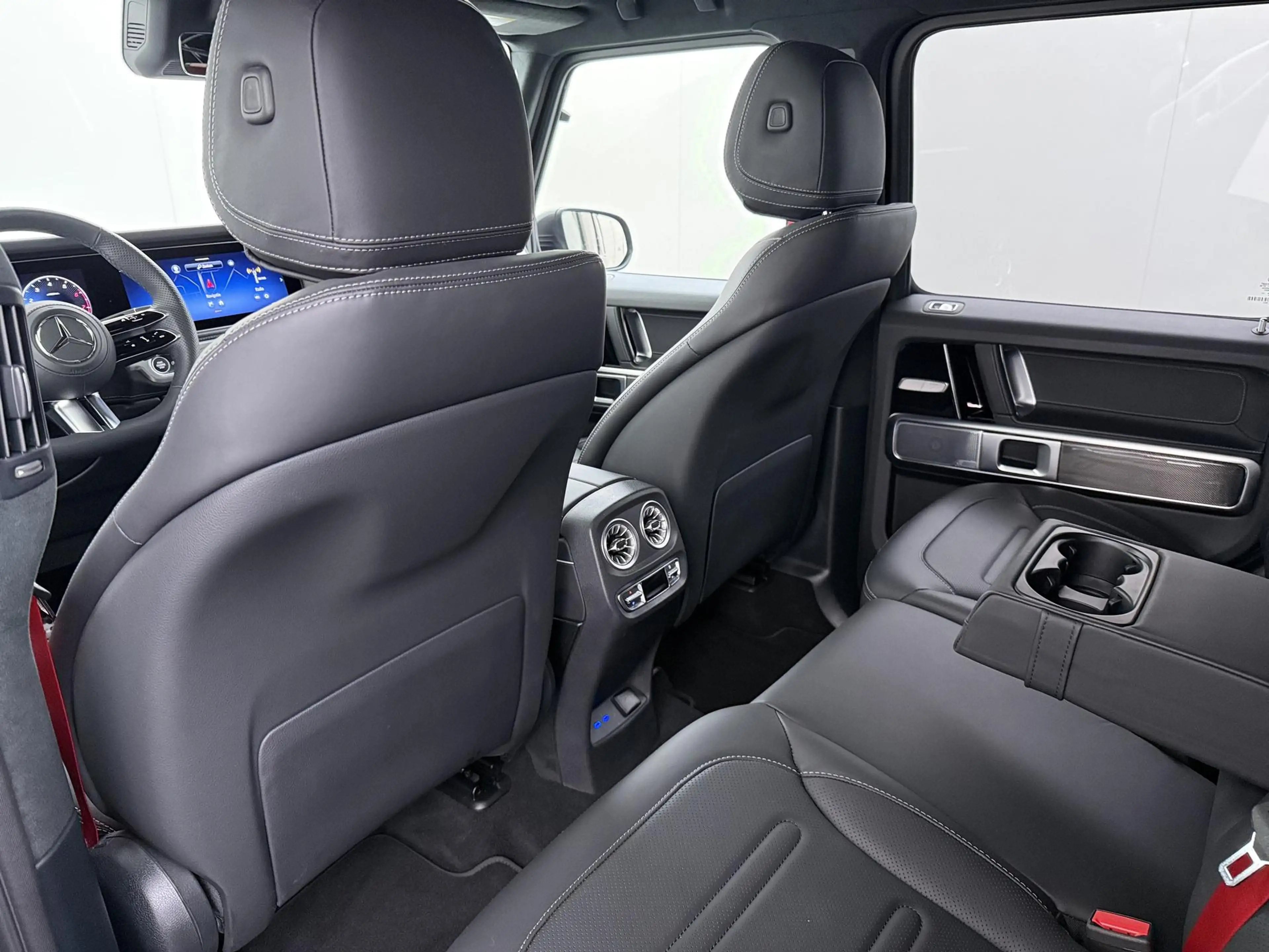 Mercedes-Benz G 500 — photo 8