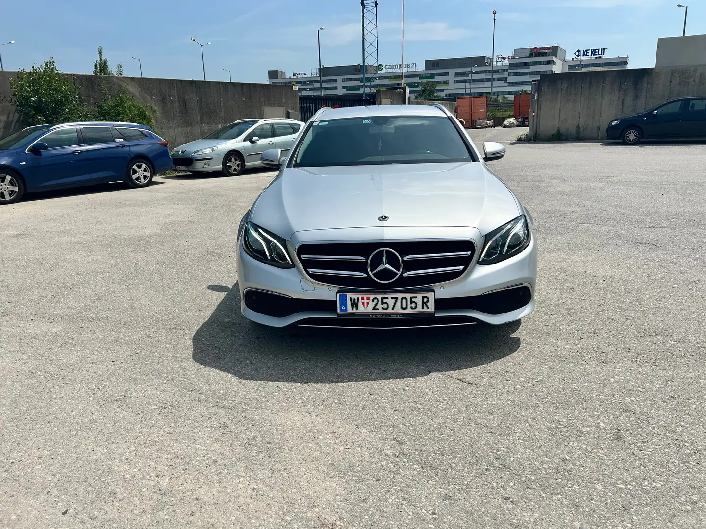 Mercedes-Benz E 200 E 200 d T Austria Edition Aut. Austria Edition Silber - 1