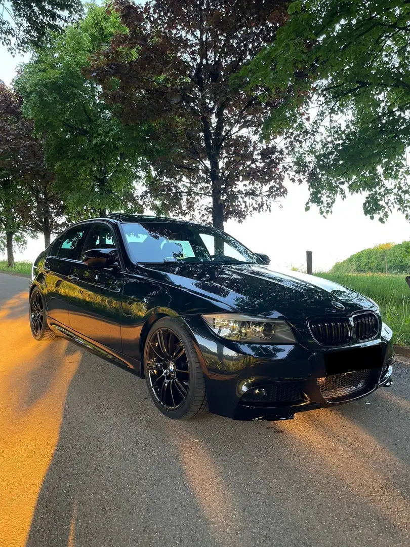 BMW 320 320i Zwart - 2