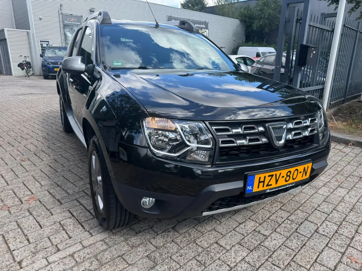 Dacia Duster 1.2 TCe 4x2 Lauréate airco, cruise, elec pakket, n Noir - 2