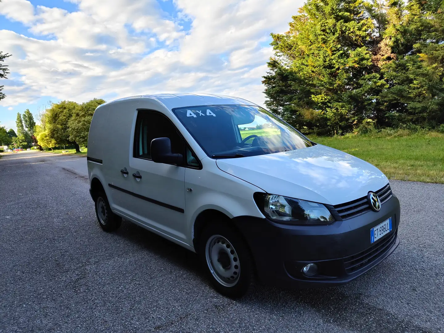 Volkswagen Caddy 2.0 TDI 110 CV 4 Motion Weiß - 2