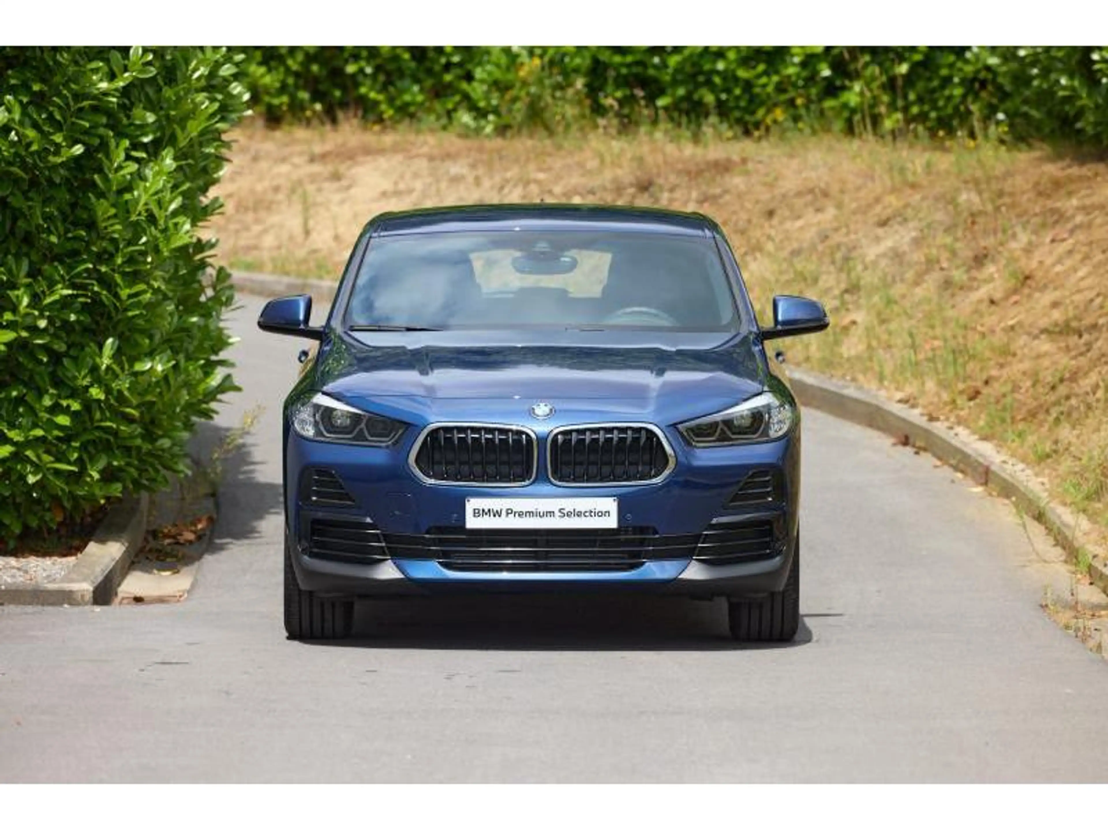 BMW X2 X2 sDrive18iA — photo 2