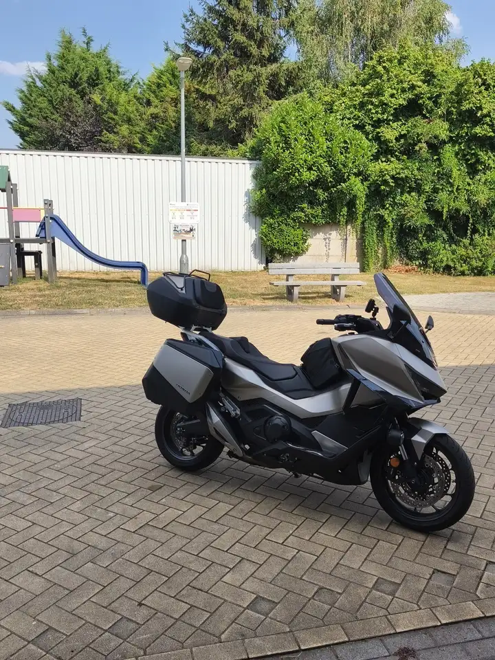 Honda Forza 750