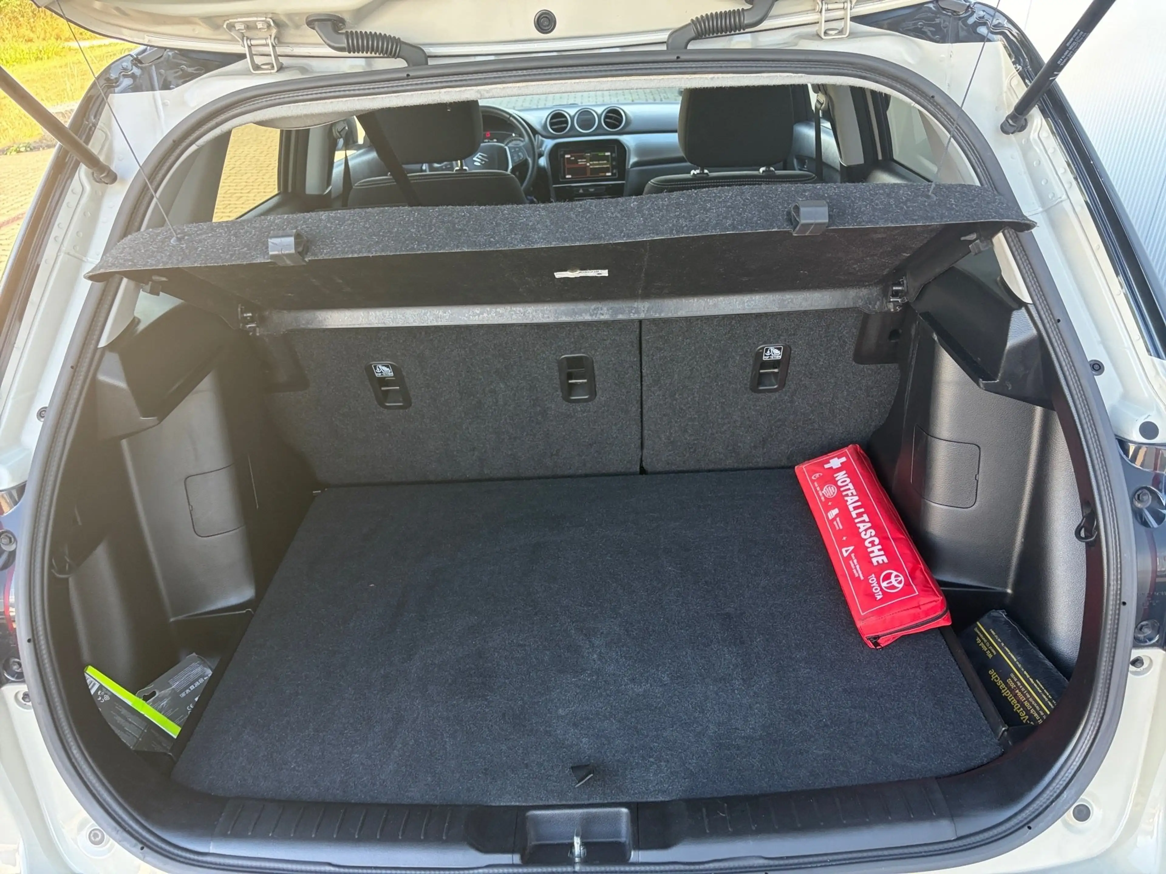 Suzuki Vitara - 1.4 SHZ+Kam.+KlimaA+LM — photo 12