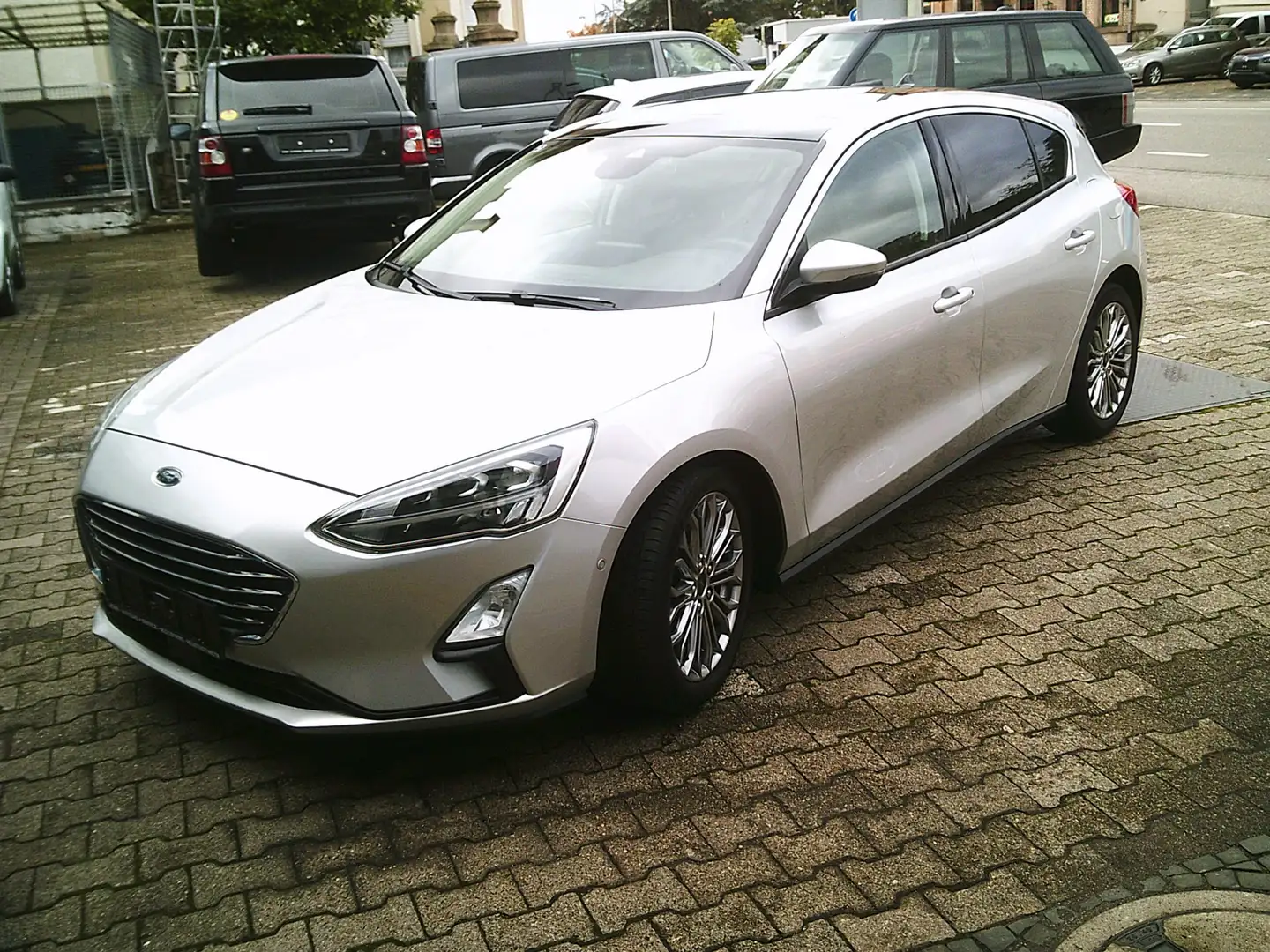 Ford Focus Titanium Silber - 1