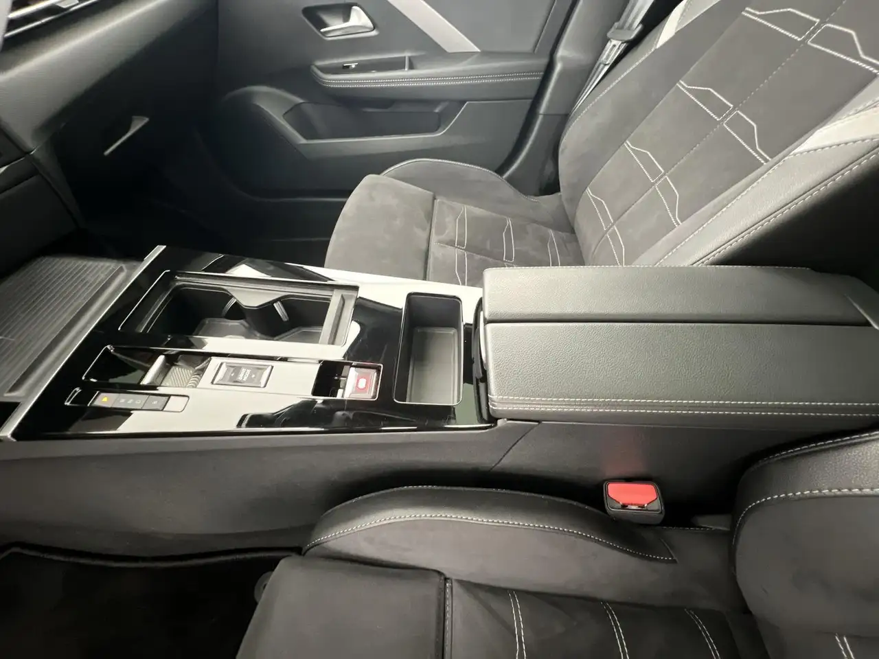 Opel Astra L Ultimate 1.6 Hybrid *NAVI*360°K*ACC*uvm, миниатюра 19