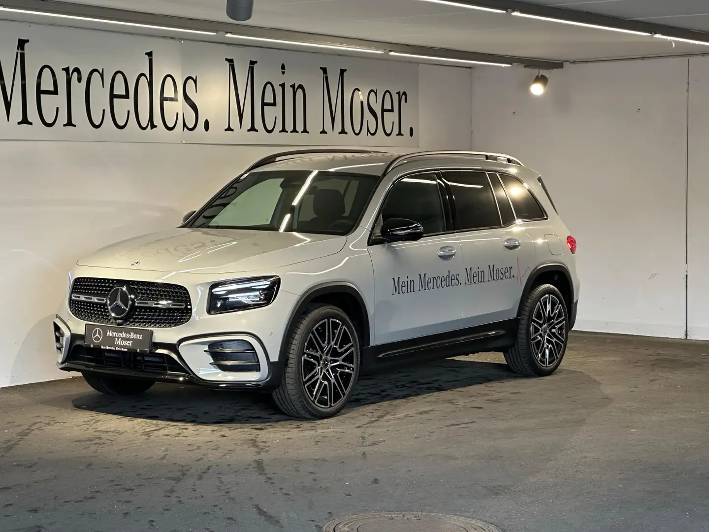 Mercedes-Benz GLB 200 d 4MATIC Österreich-Edition Grau - 2