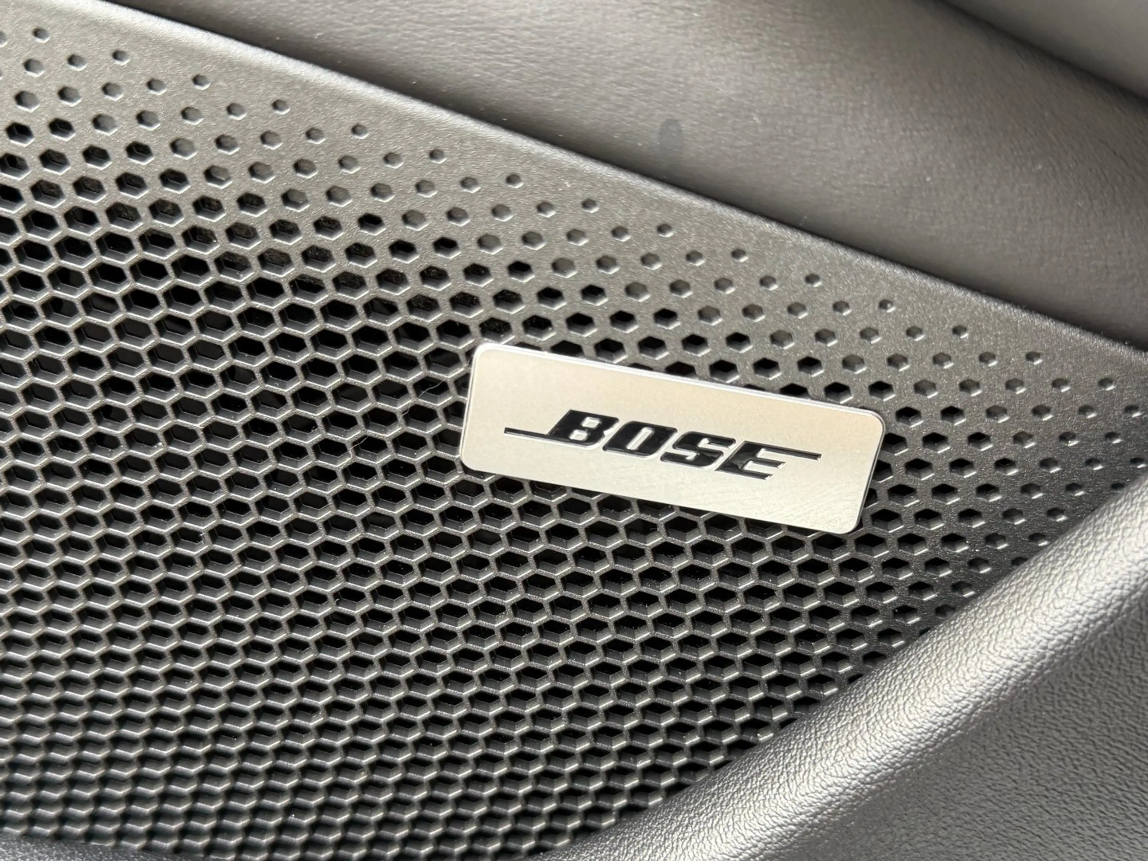 Porsche Taycan 4S Sport Turismo — photo 19