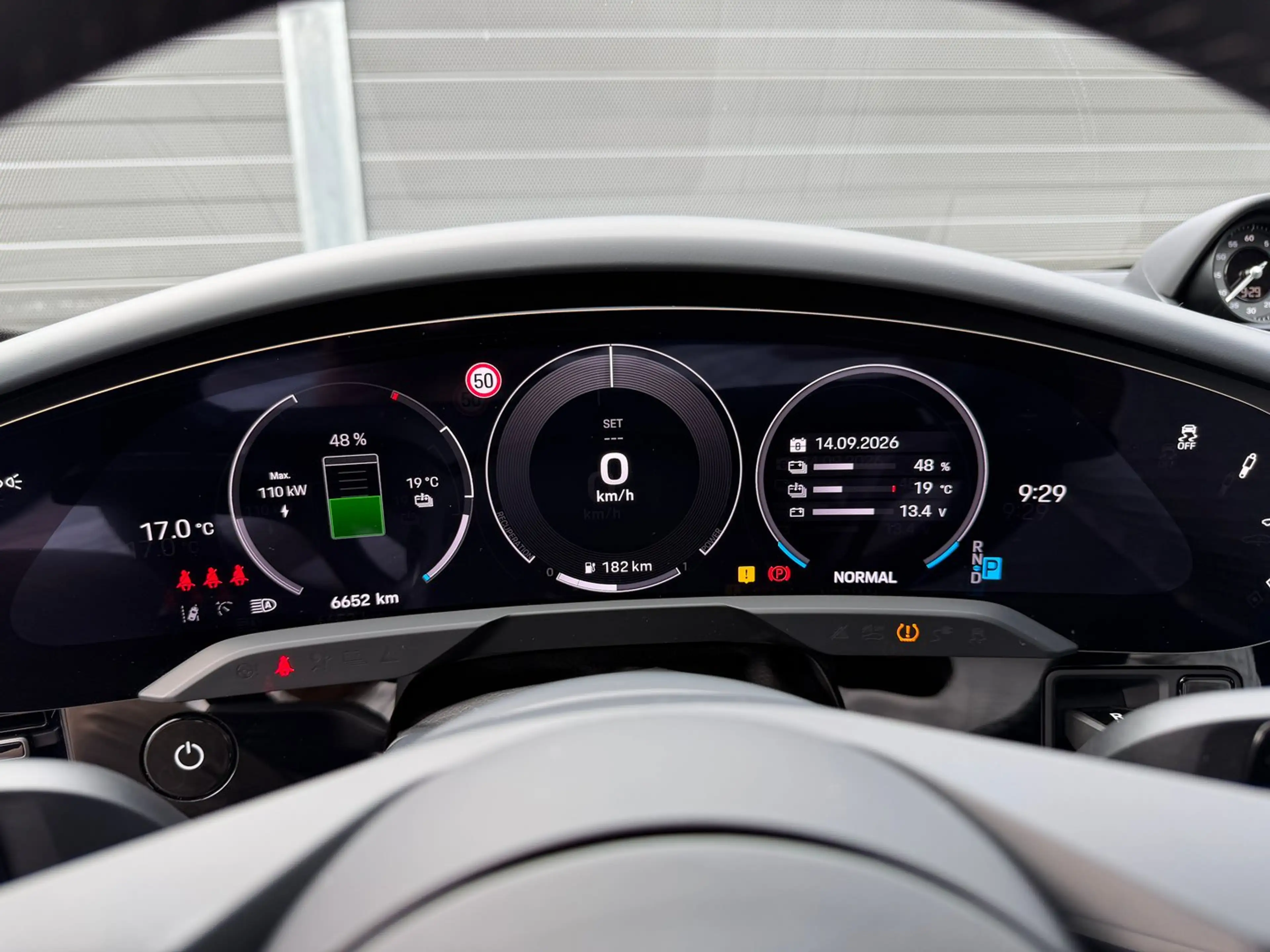 Porsche Taycan 4S Sport Turismo — photo 28