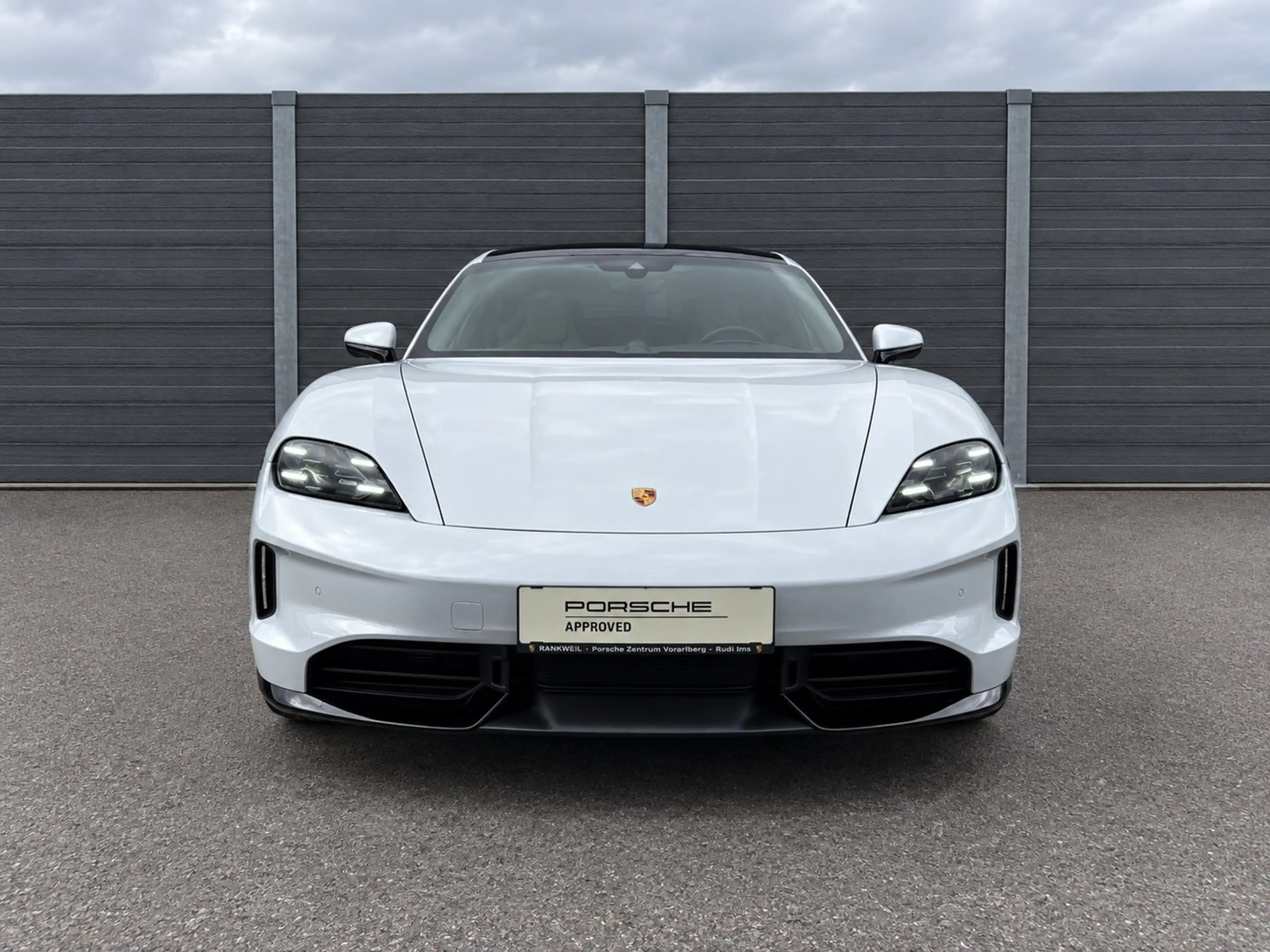 Porsche Taycan 4S Sport Turismo — photo 8