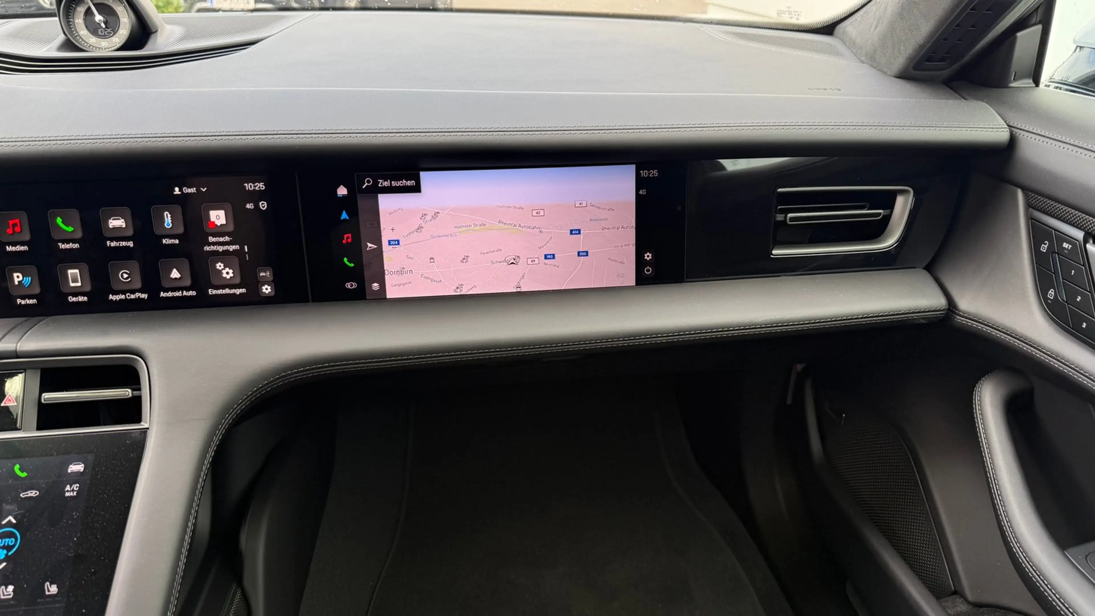 Porsche Taycan 4S Sport Turismo — photo 33