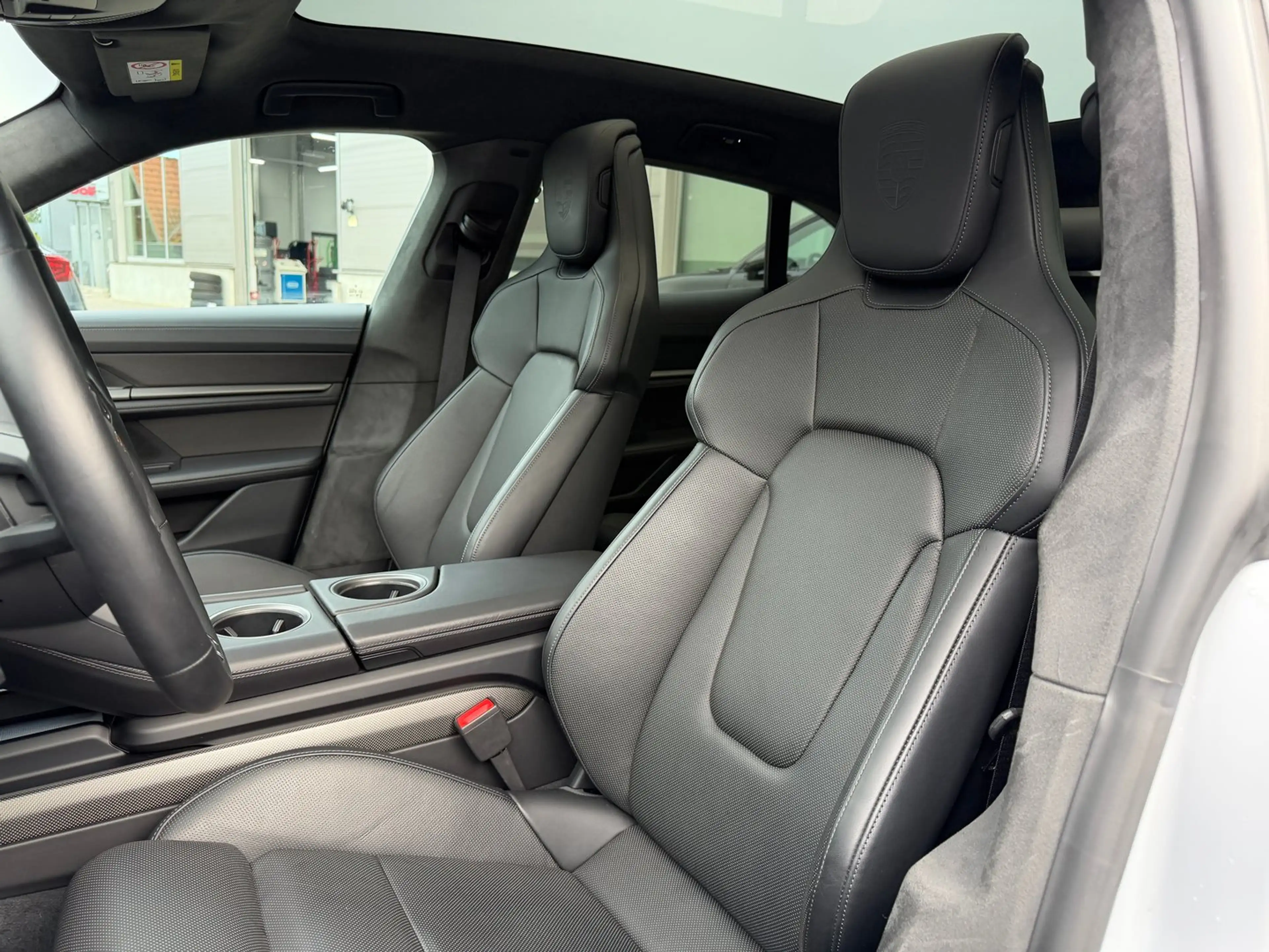 Porsche Taycan 4S Sport Turismo — photo 21
