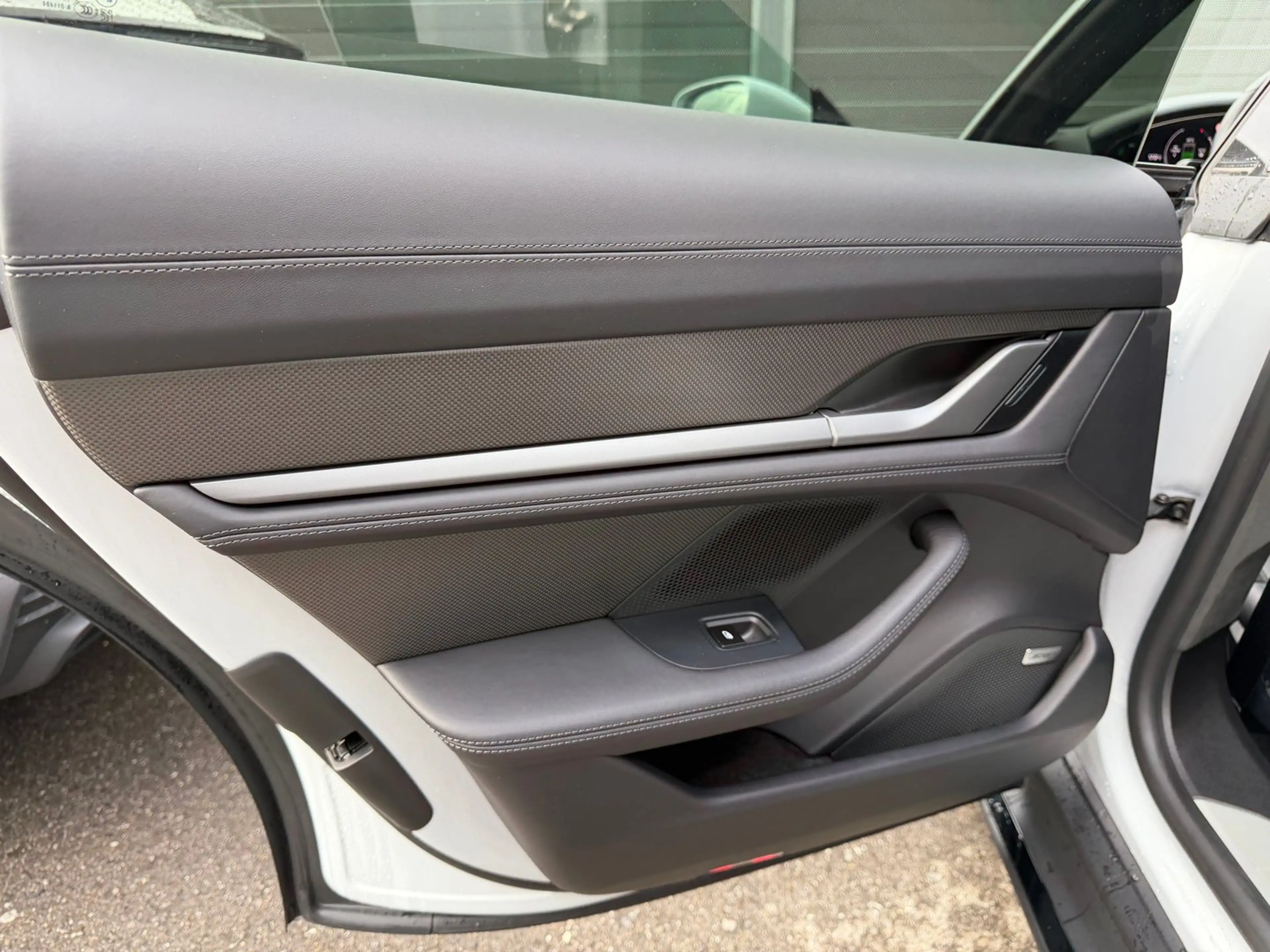 Porsche Taycan 4S Sport Turismo — photo 42