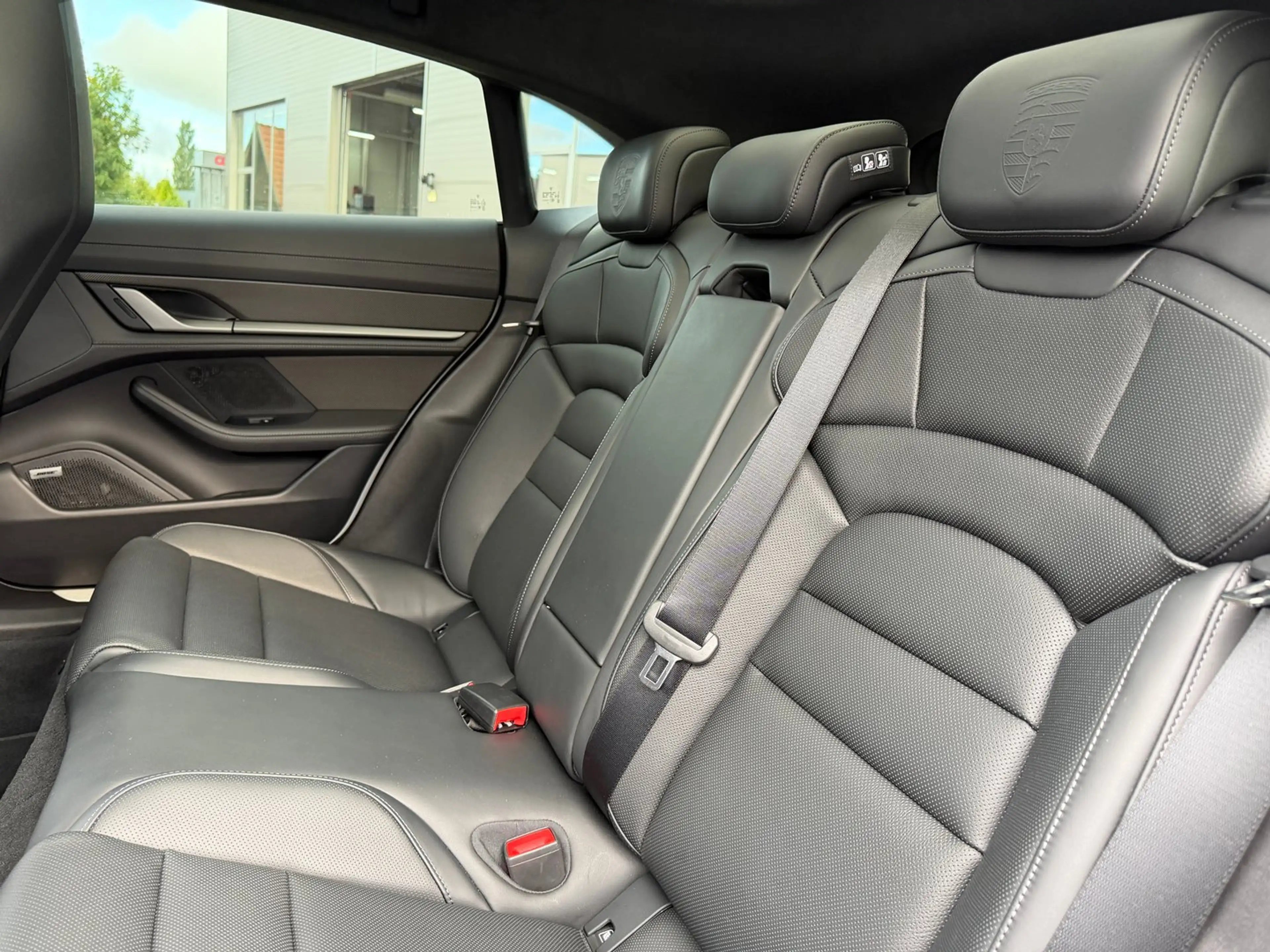 Porsche Taycan 4S Sport Turismo — photo 45