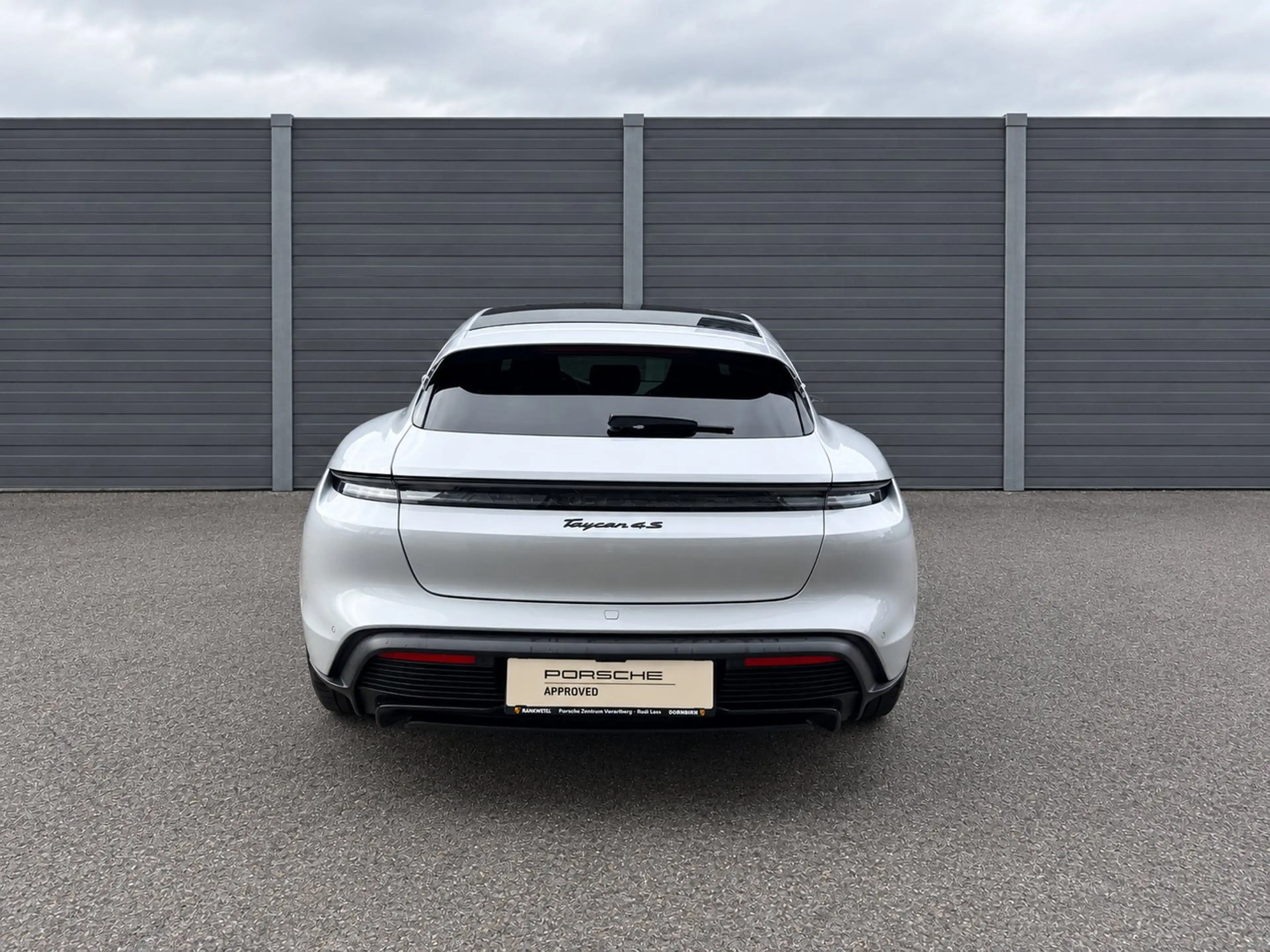 Porsche Taycan 4S Sport Turismo — photo 4