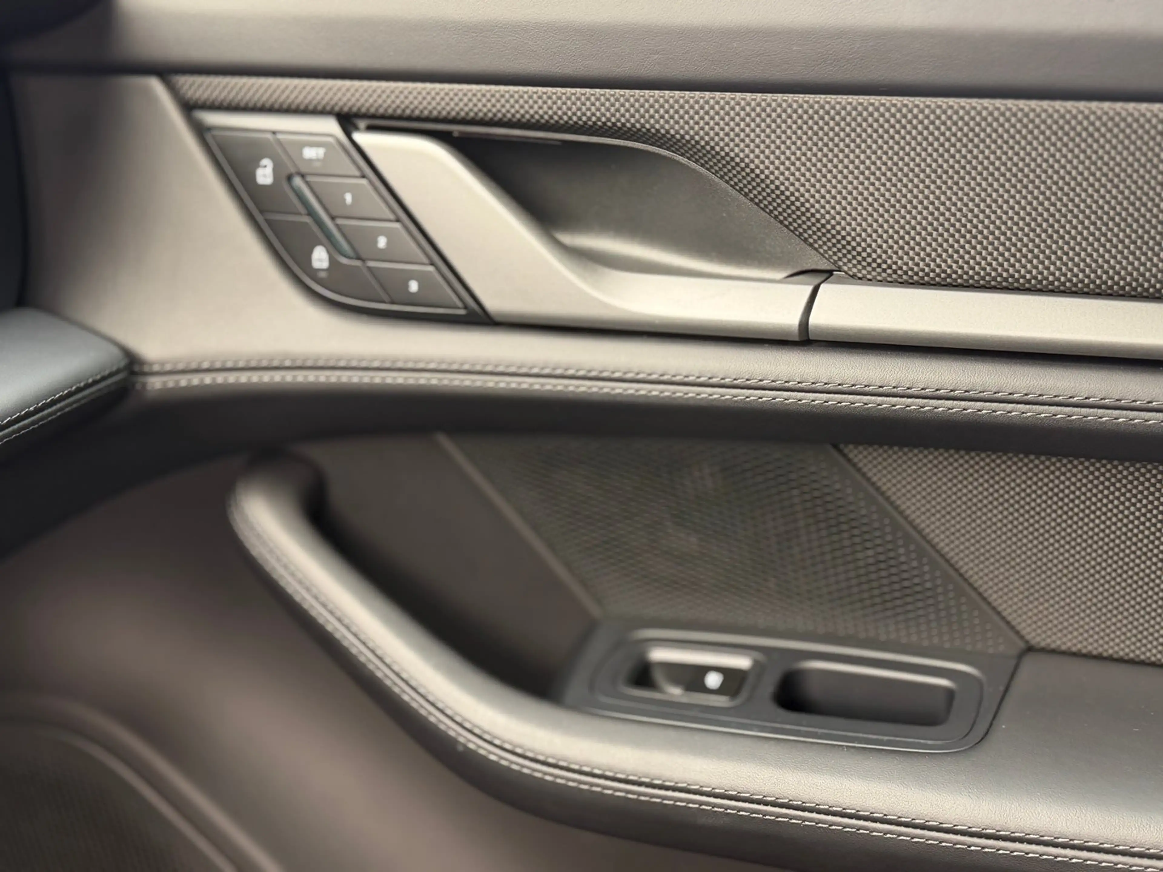 Porsche Taycan 4S Sport Turismo — photo 41