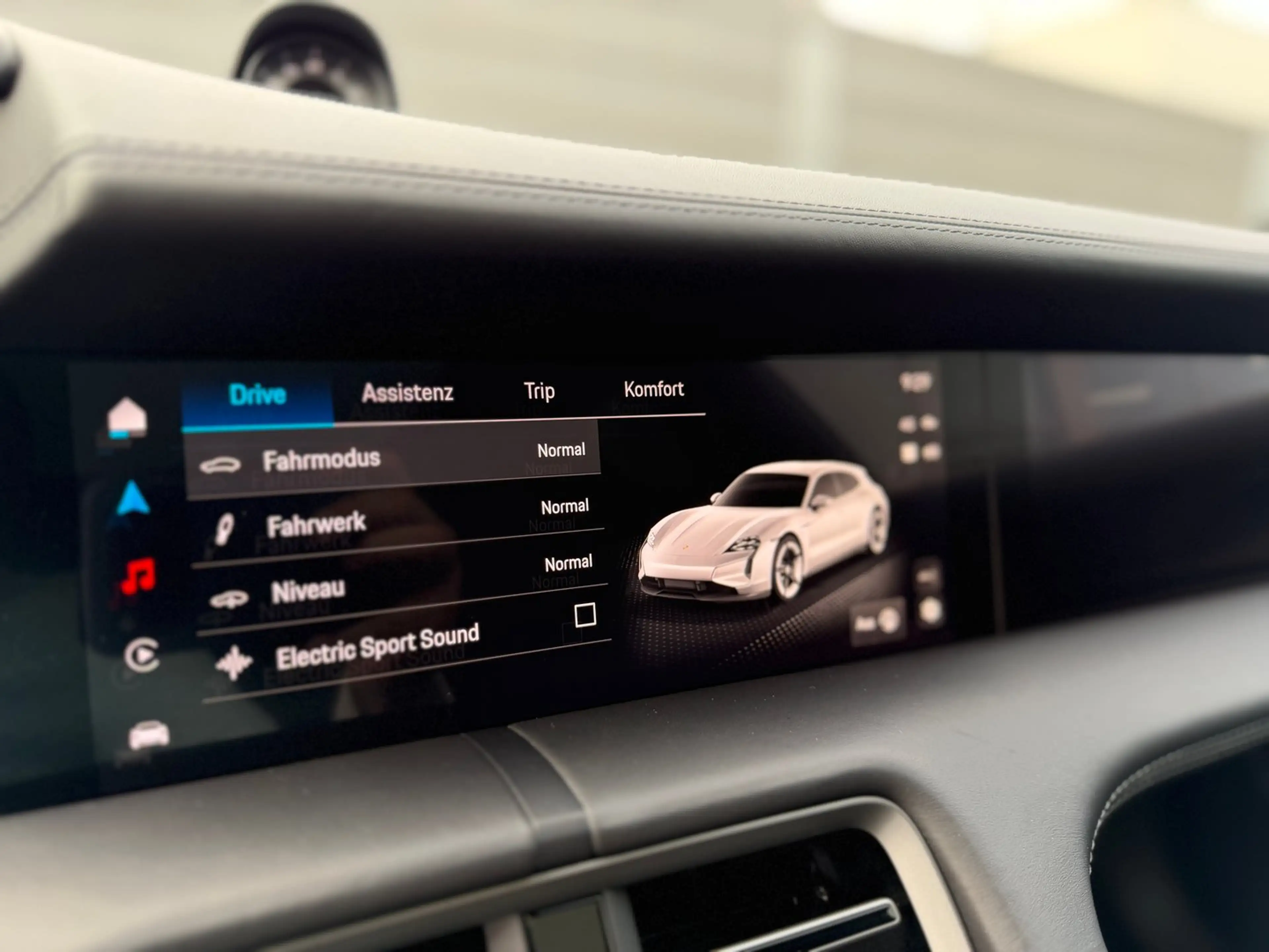 Porsche Taycan 4S Sport Turismo — photo 35