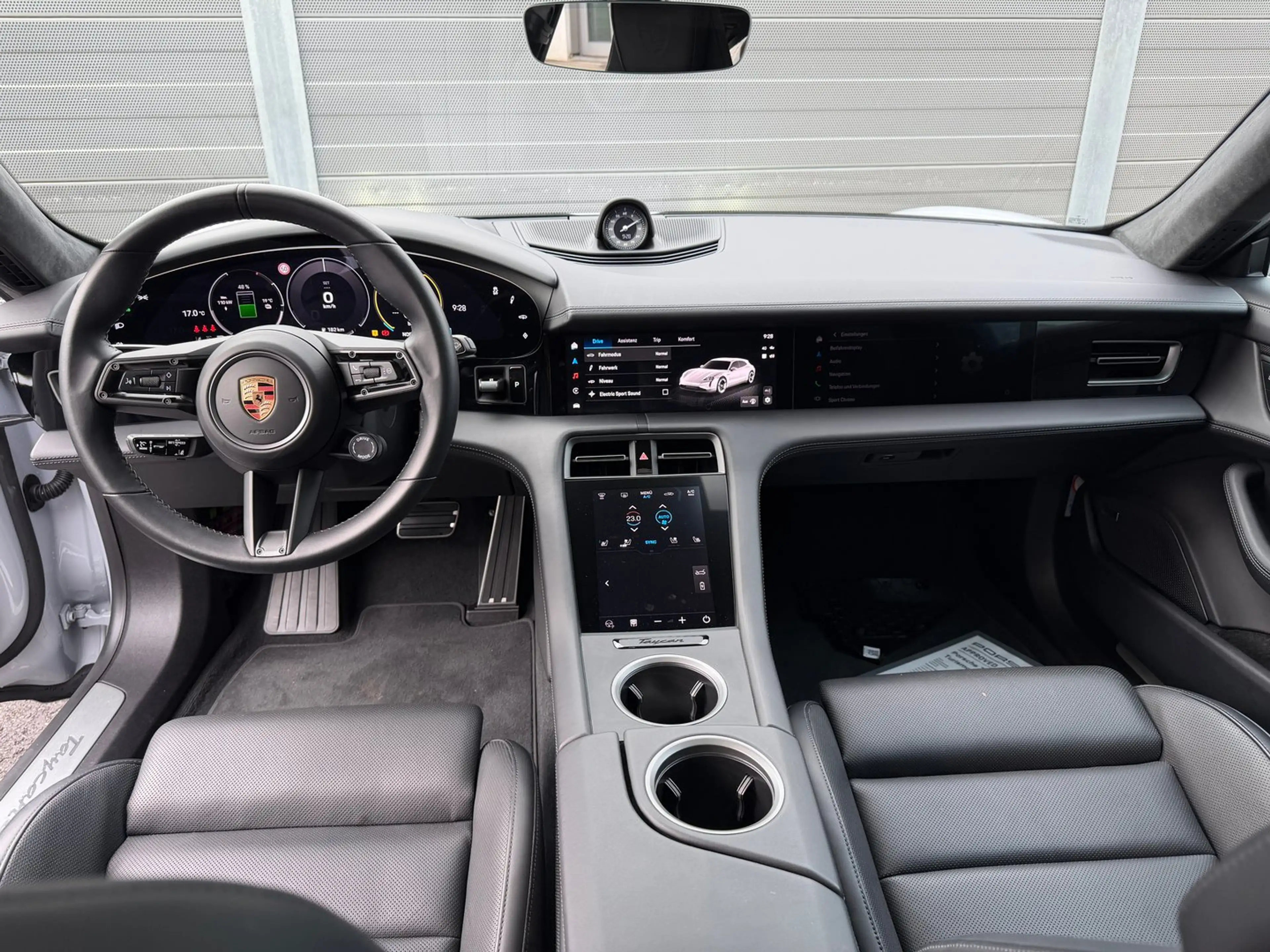 Porsche Taycan 4S Sport Turismo — photo 25