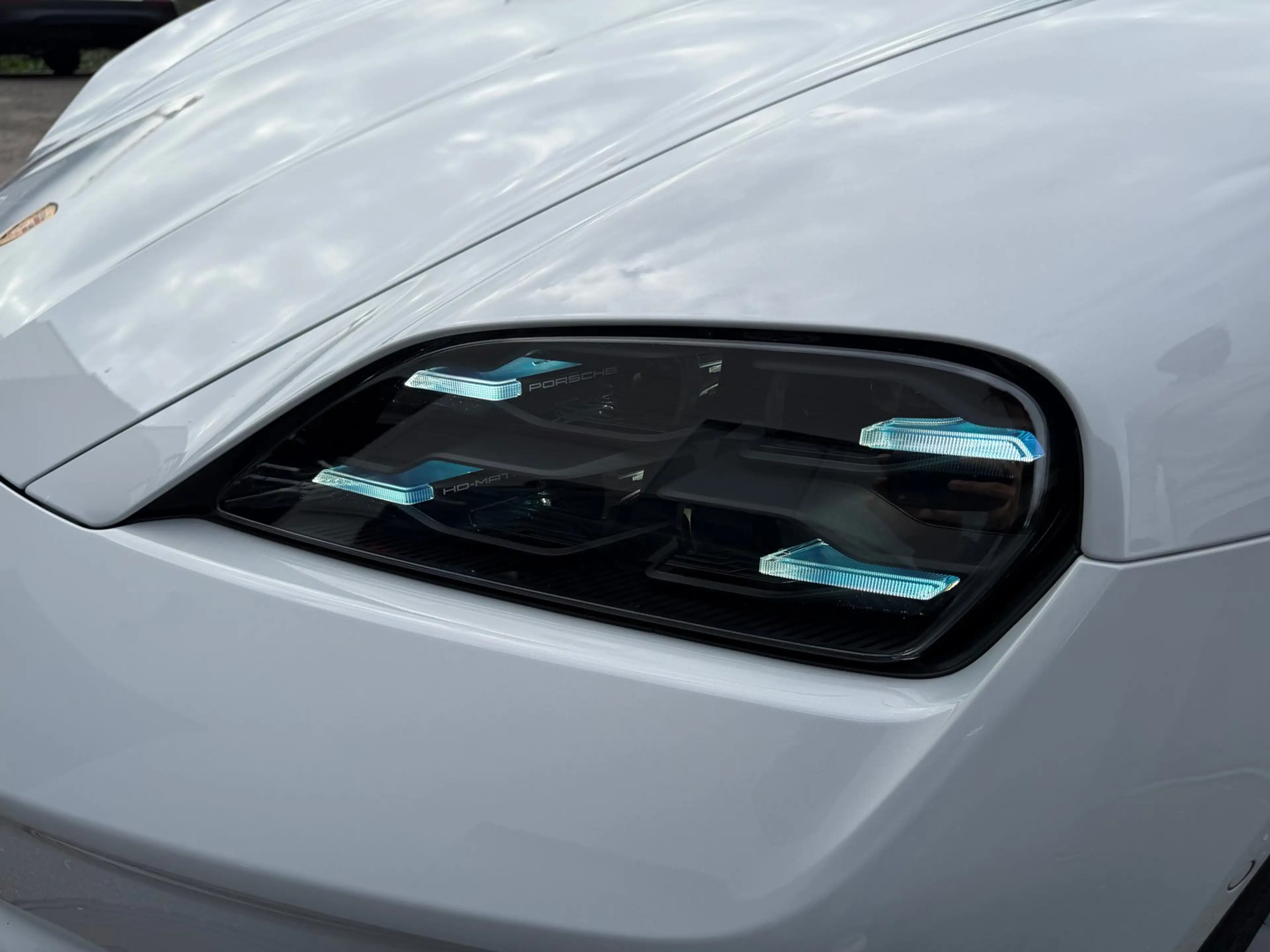 Porsche Taycan 4S Sport Turismo — photo 11