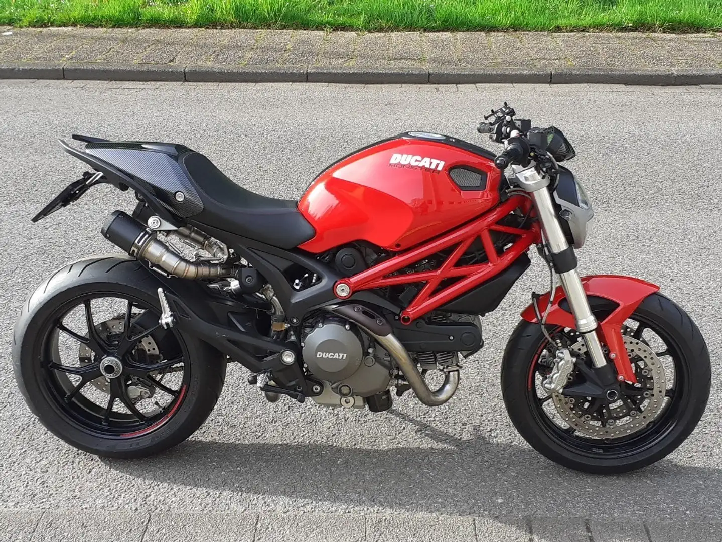 Ducati Monster 796 ABS Rojo - 1