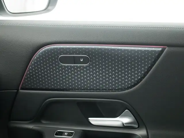 Mercedes-Benz Gla view 14