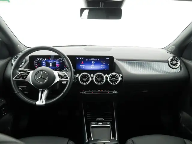 Mercedes-Benz Gla view 9