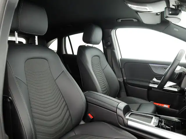 Mercedes-Benz Gla view 10