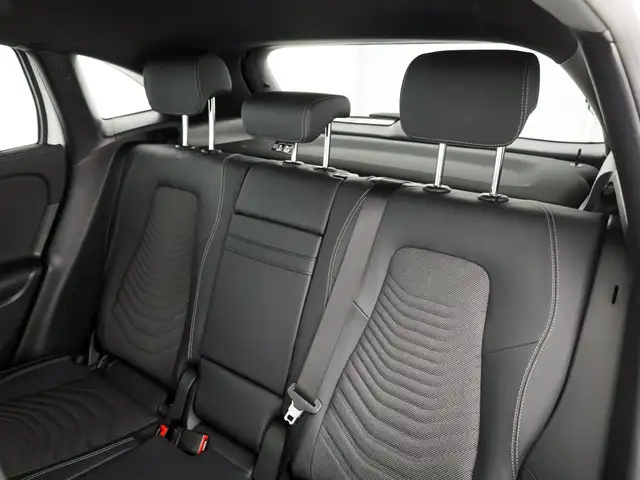 Mercedes-Benz Gla view 11