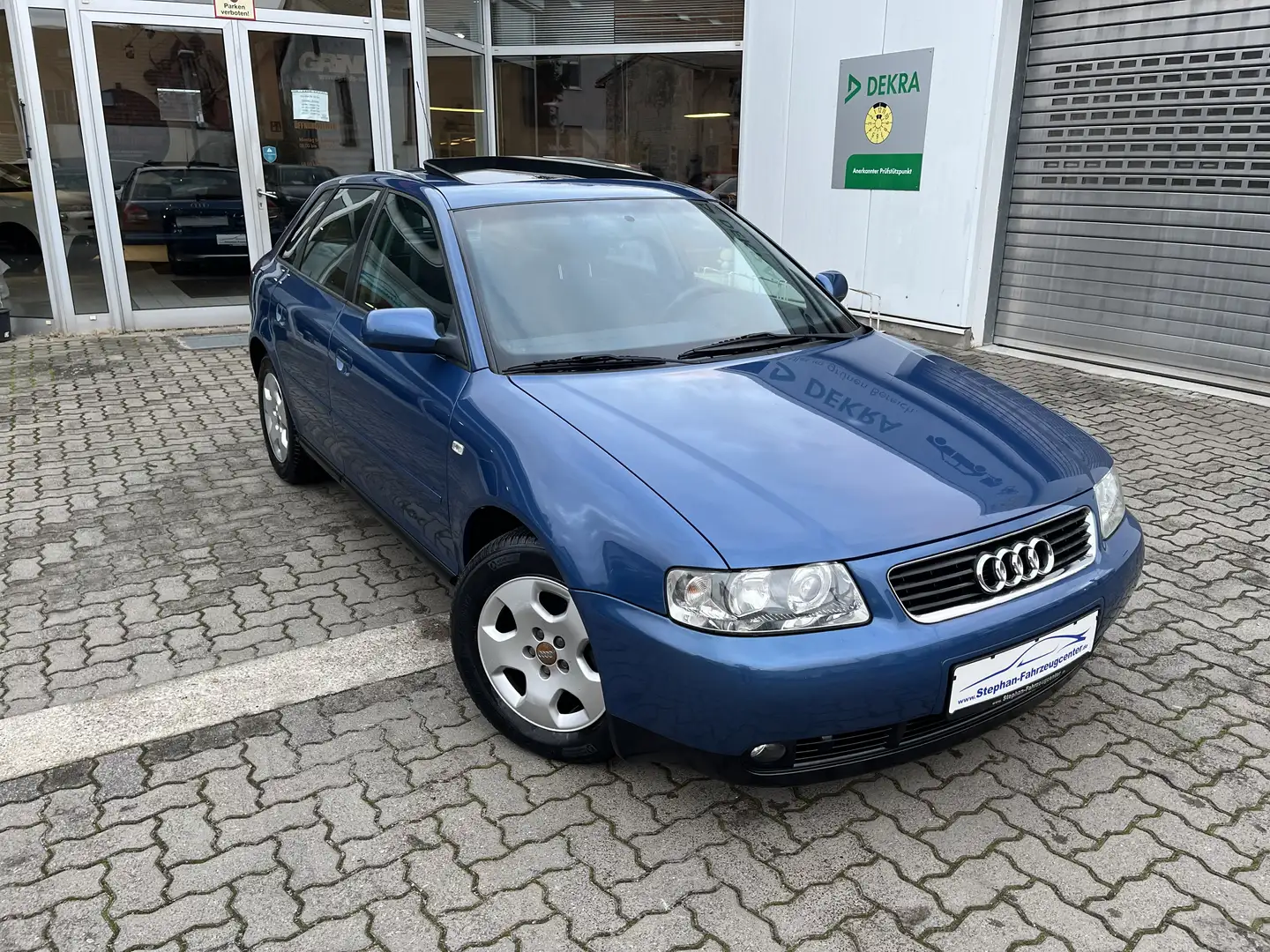 Audi A3 A3 1.6 Attraction 1.Hand,Lückl.-Audi-Scheckh. Bleu - 1
