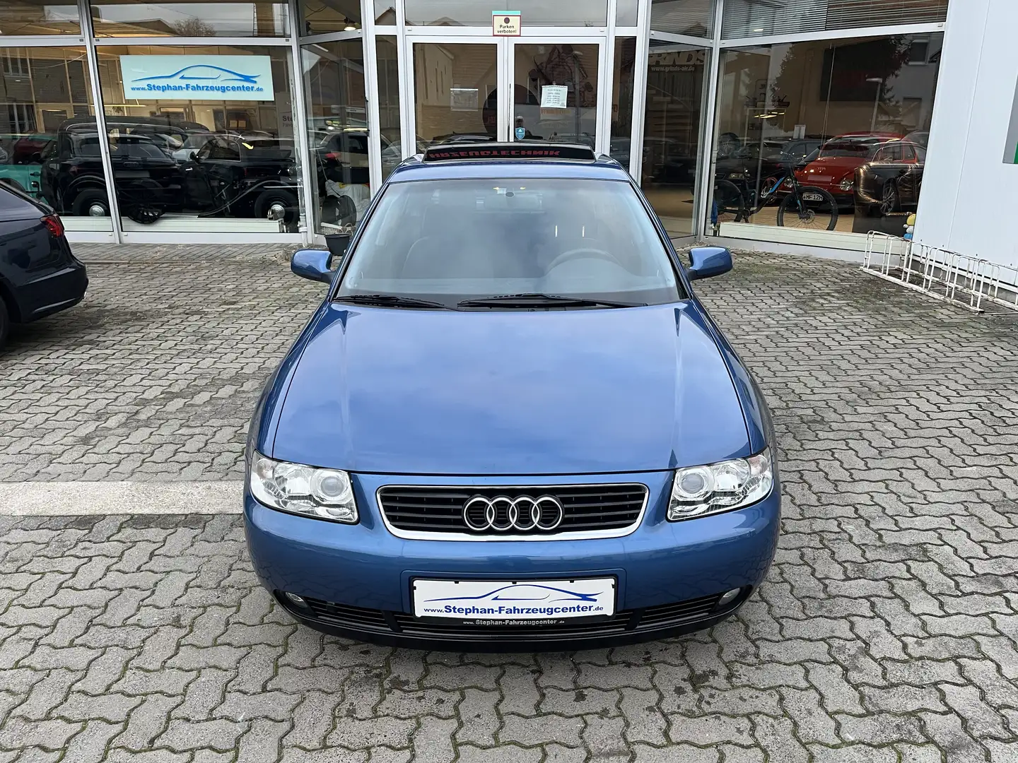 Audi A3 A3 1.6 Attraction 1.Hand,Lückl.-Audi-Scheckh. Bleu - 2