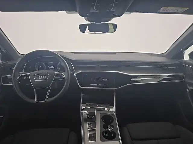 Audi A6 view 11