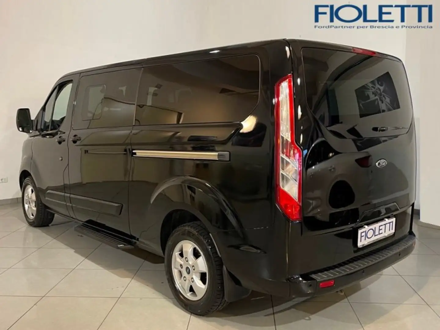 Ford Tourneo Custom 310 2.0 TDCI 170CV AUT. PL TITANIUM Negro - 2