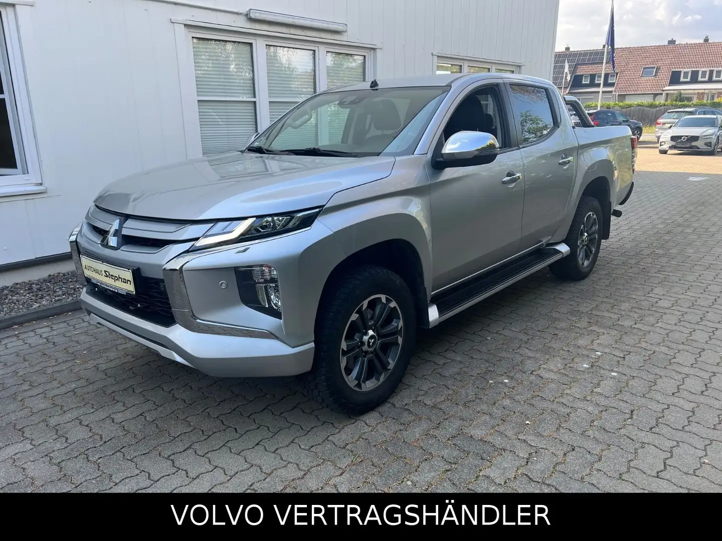Mitsubishi L200 4x4 Autom. Top Doppelkabine AHK Argent - 1