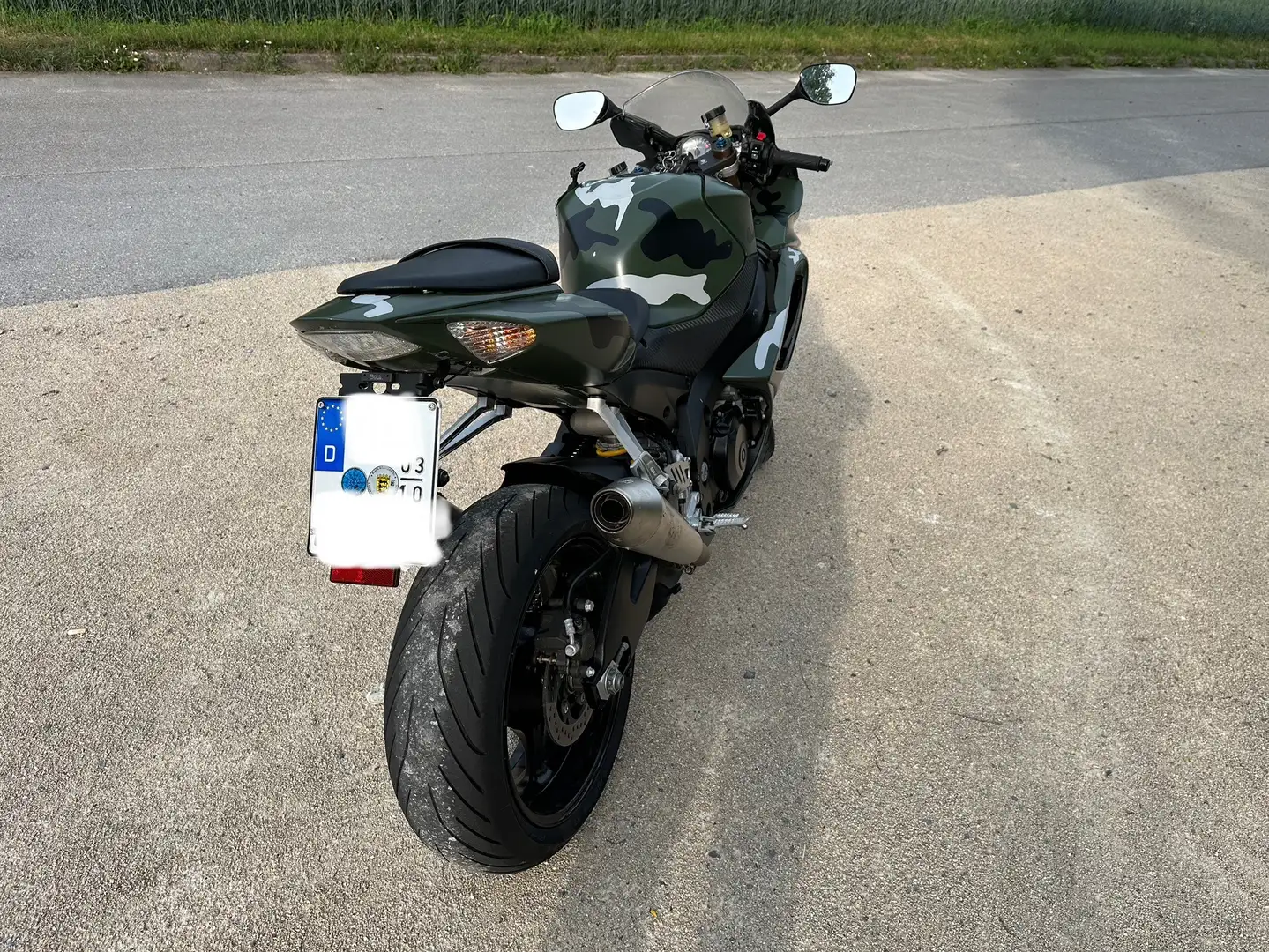 Suzuki GSX-R 1000 Suzuki GSX-R 1000 k7 Grün - 2