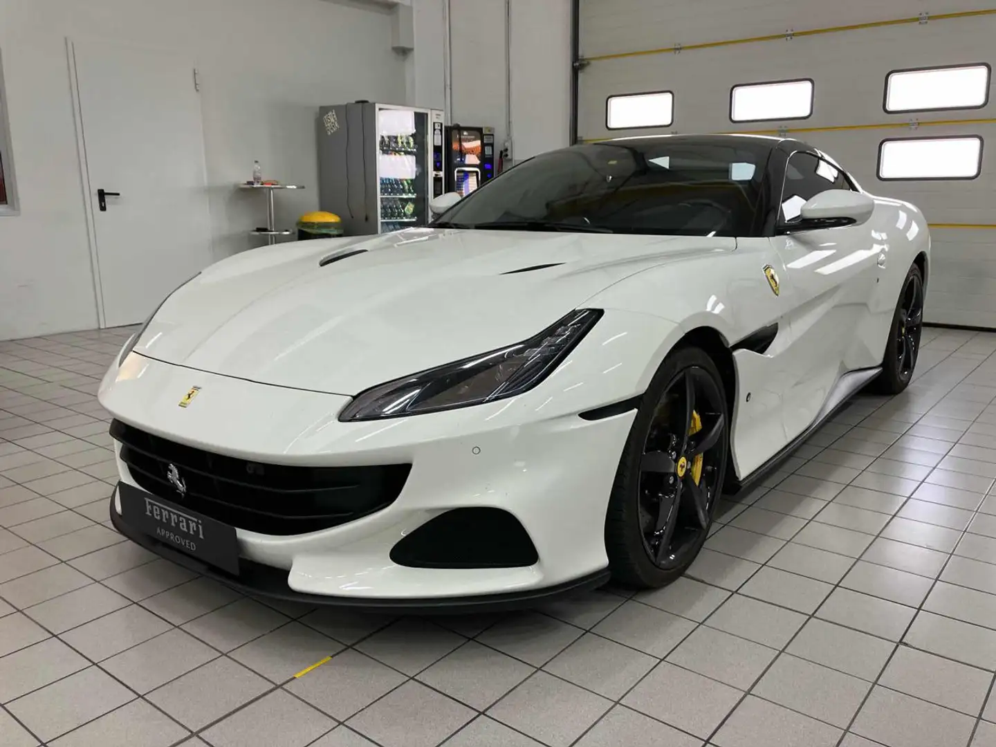 Ferrari Portofino M Beyaz - 1