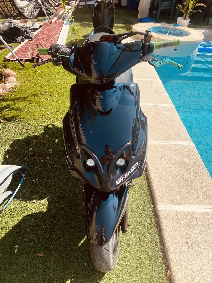 Yamaha Jog RR color negro plasticos nuevos - 1