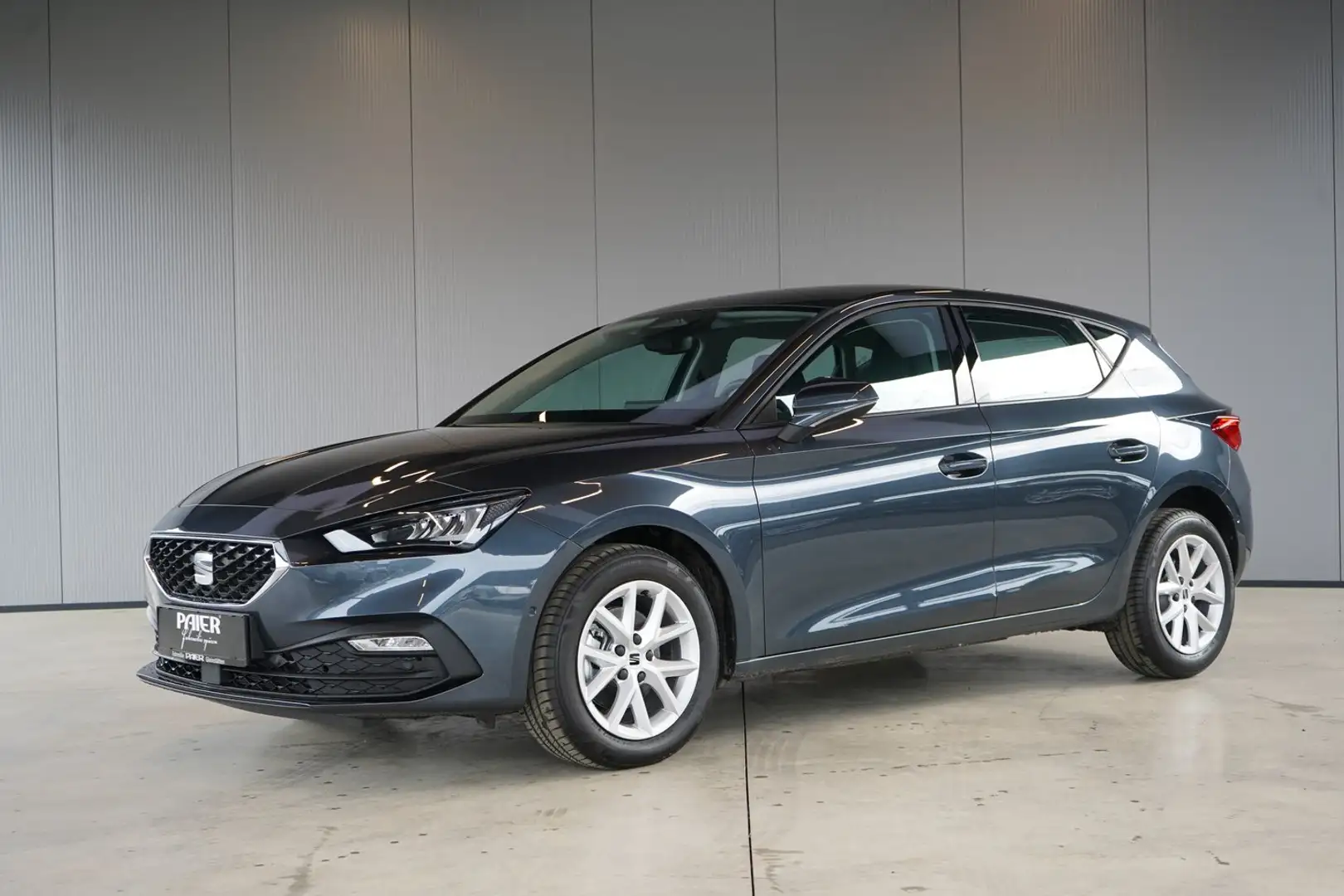 SEAT Leon Style Edition 1.5 TSI 115 PS Grau - 2