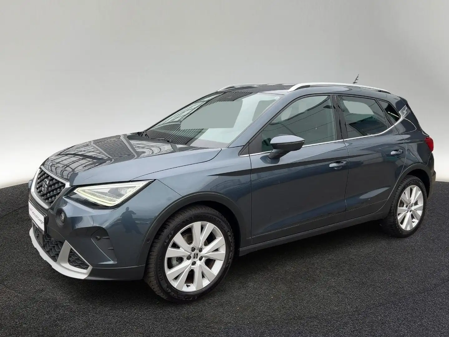 SEAT Arona 1.0 TSI Xperience 6-Gang Navi Kamera LED L Grijs - 2