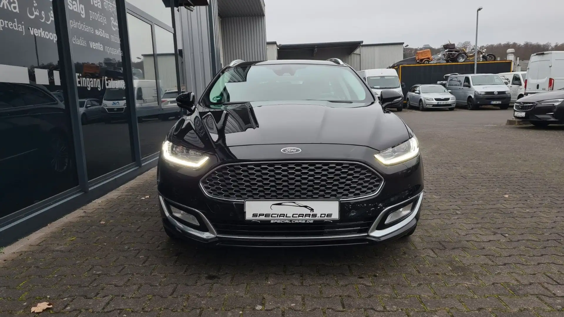 Ford Mondeo 2,0 TDCi Vignale - ACC - MASSAGE - AHK Noir - 2
