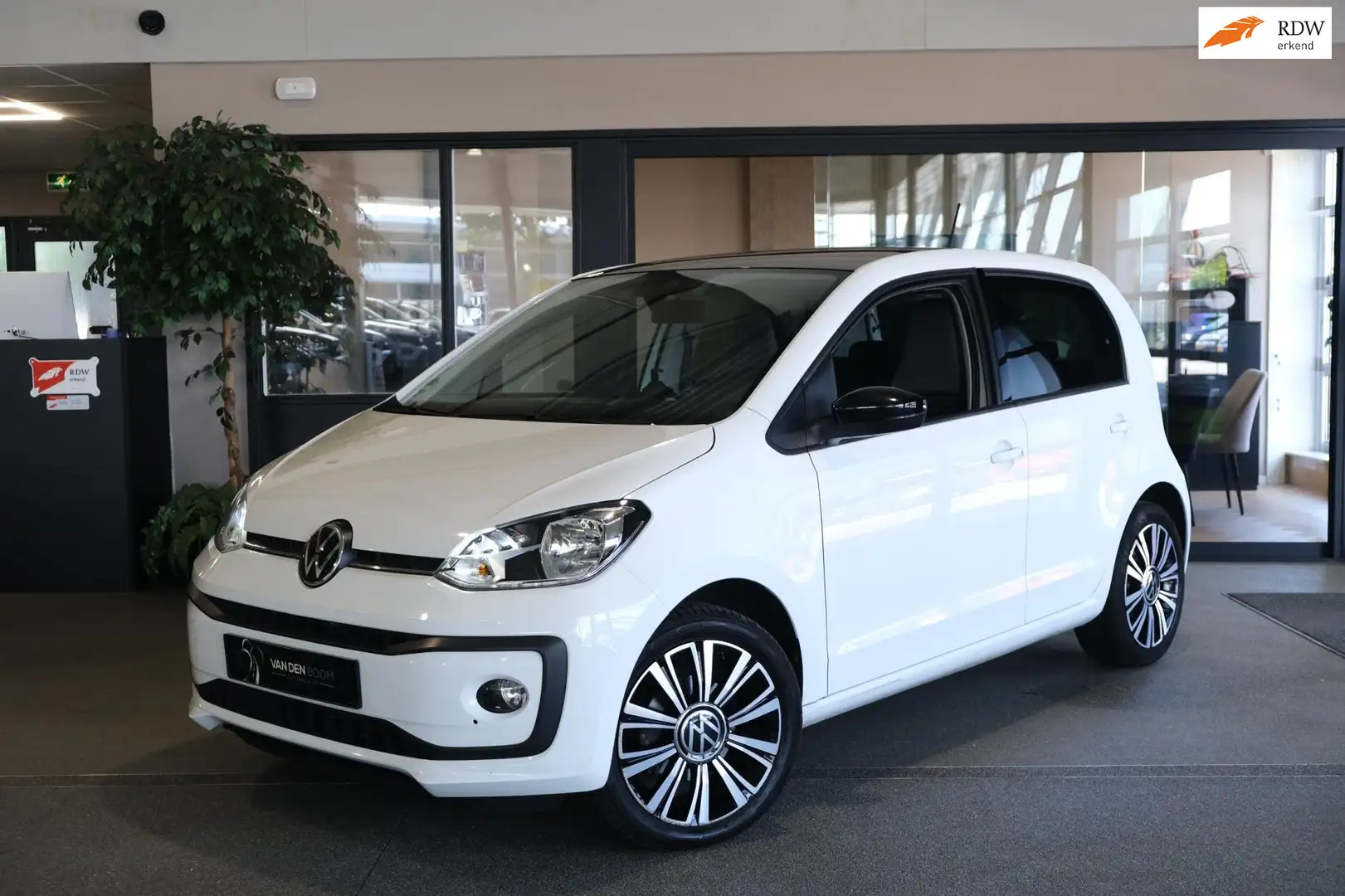 Volkswagen up! 1.0 BMT move up! 5Drs Airco Stoelverwarming Wit - 1