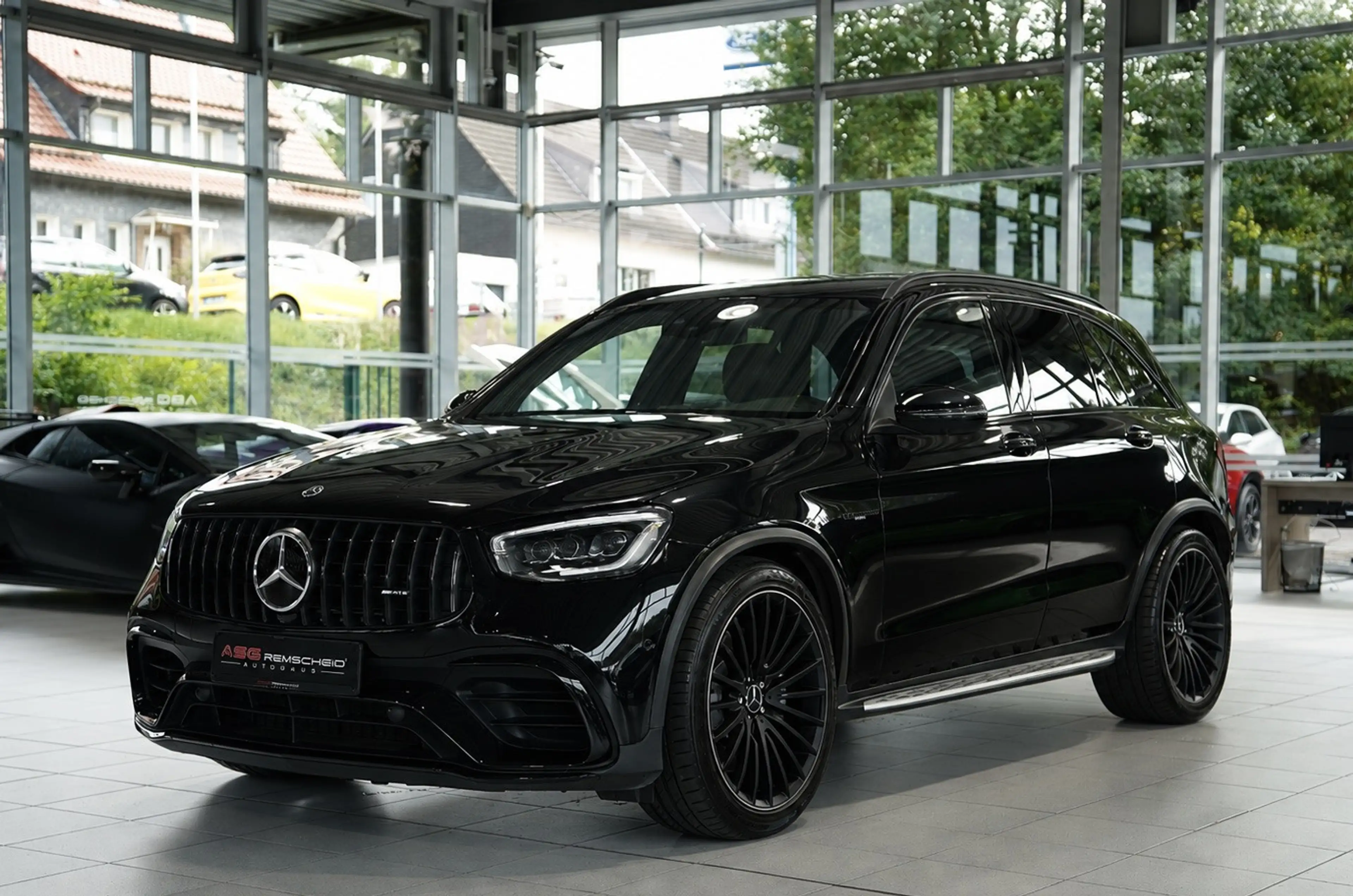 Mercedes-Benz GLC 63 AMG 4M *Distr. *Memory *AHK *Pano *360° — photo 4