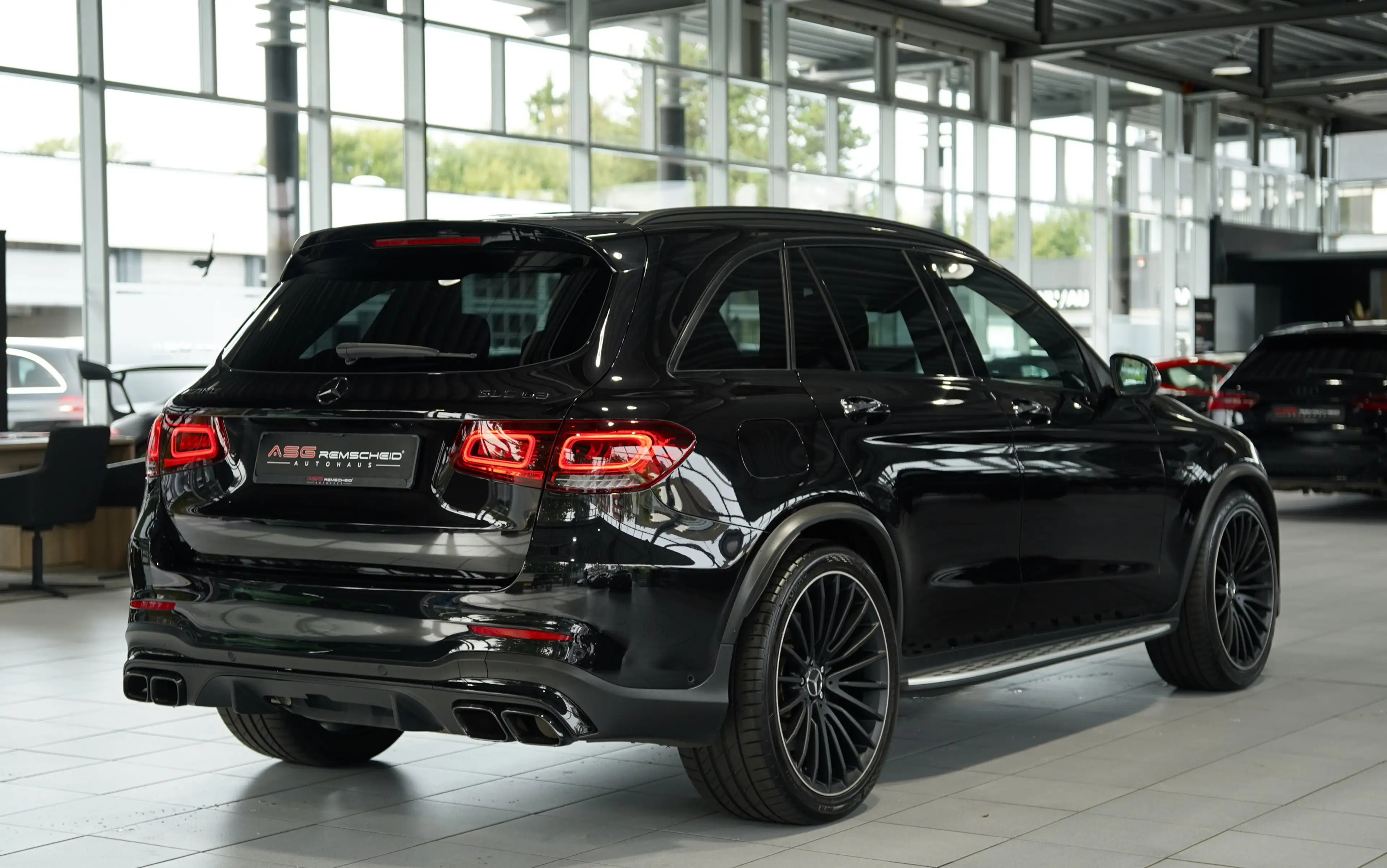 Mercedes-Benz GLC 63 AMG 4M *Distr. *Memory *AHK *Pano *360° — photo 6